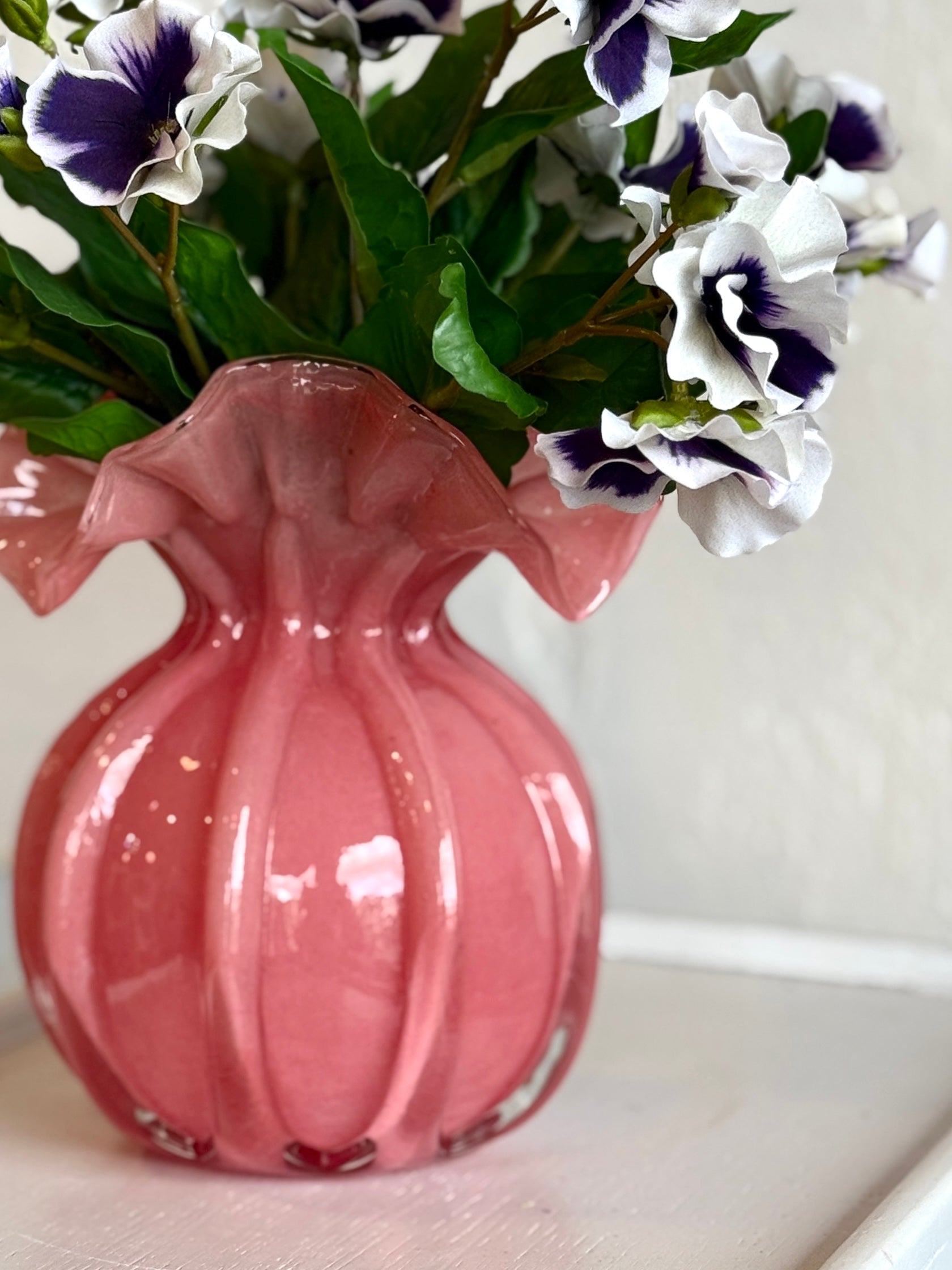 6.5" Pink Ruffle Vase