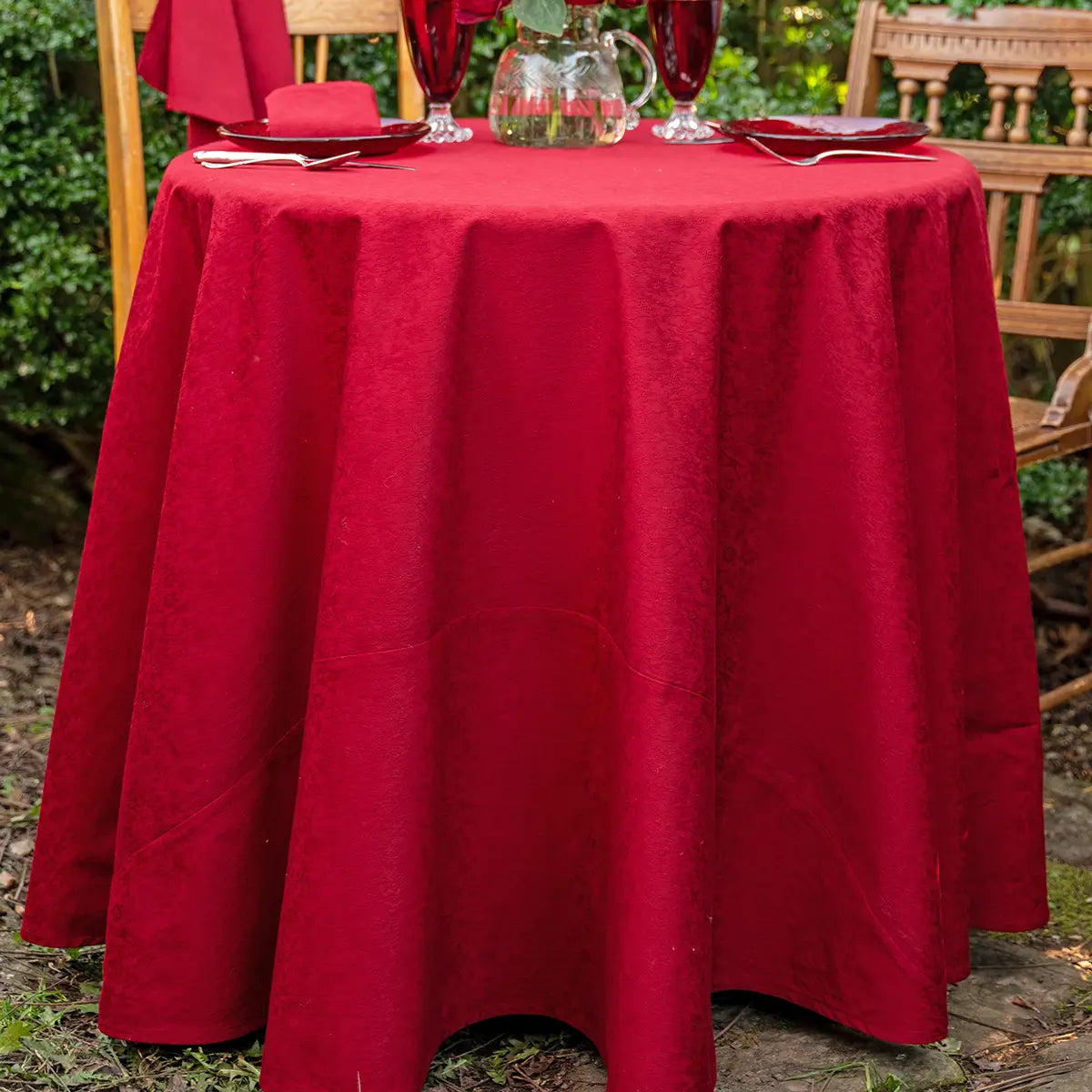 Lark Cotton Jacquard Round Cloth - Red - 88-inch