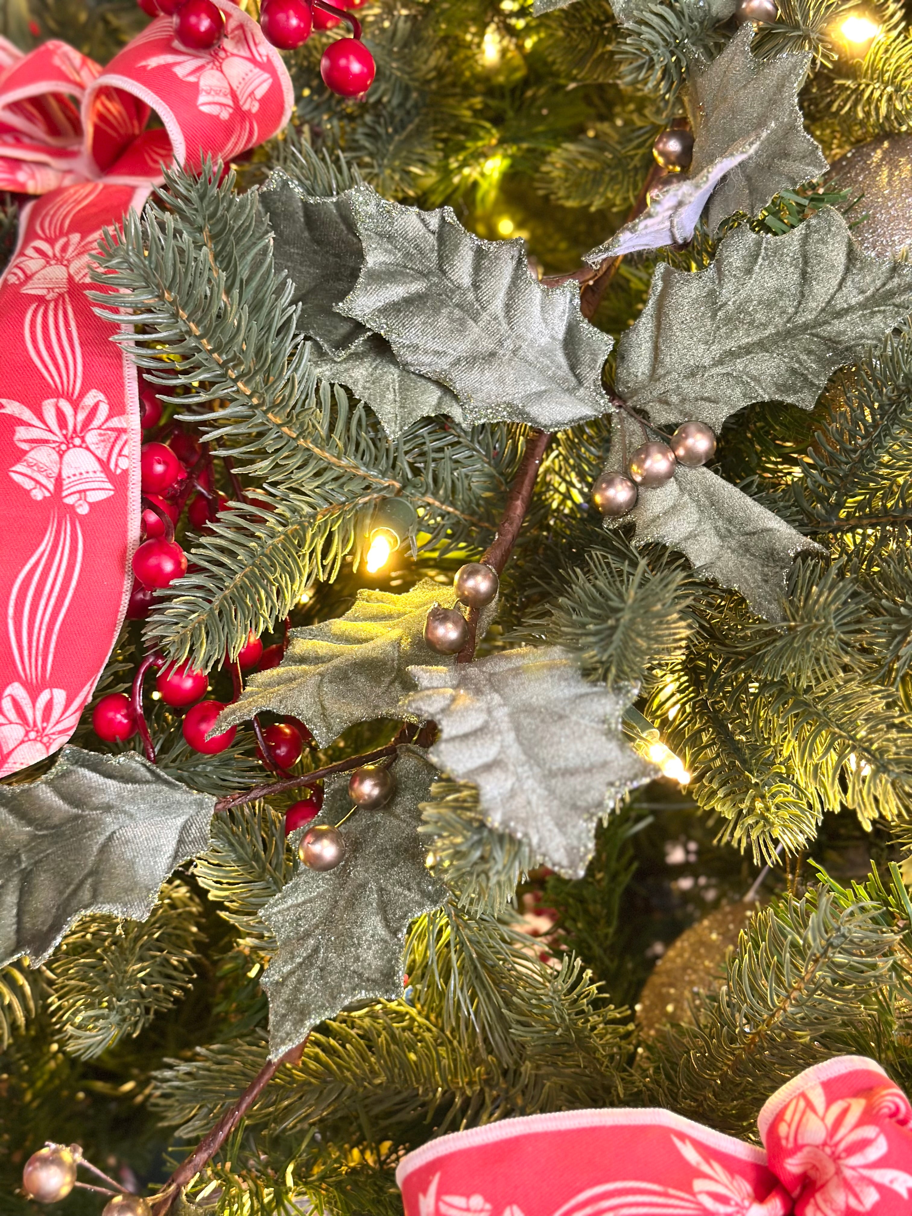 48" GARDEN HOLIDAY HOLLY GARLAND