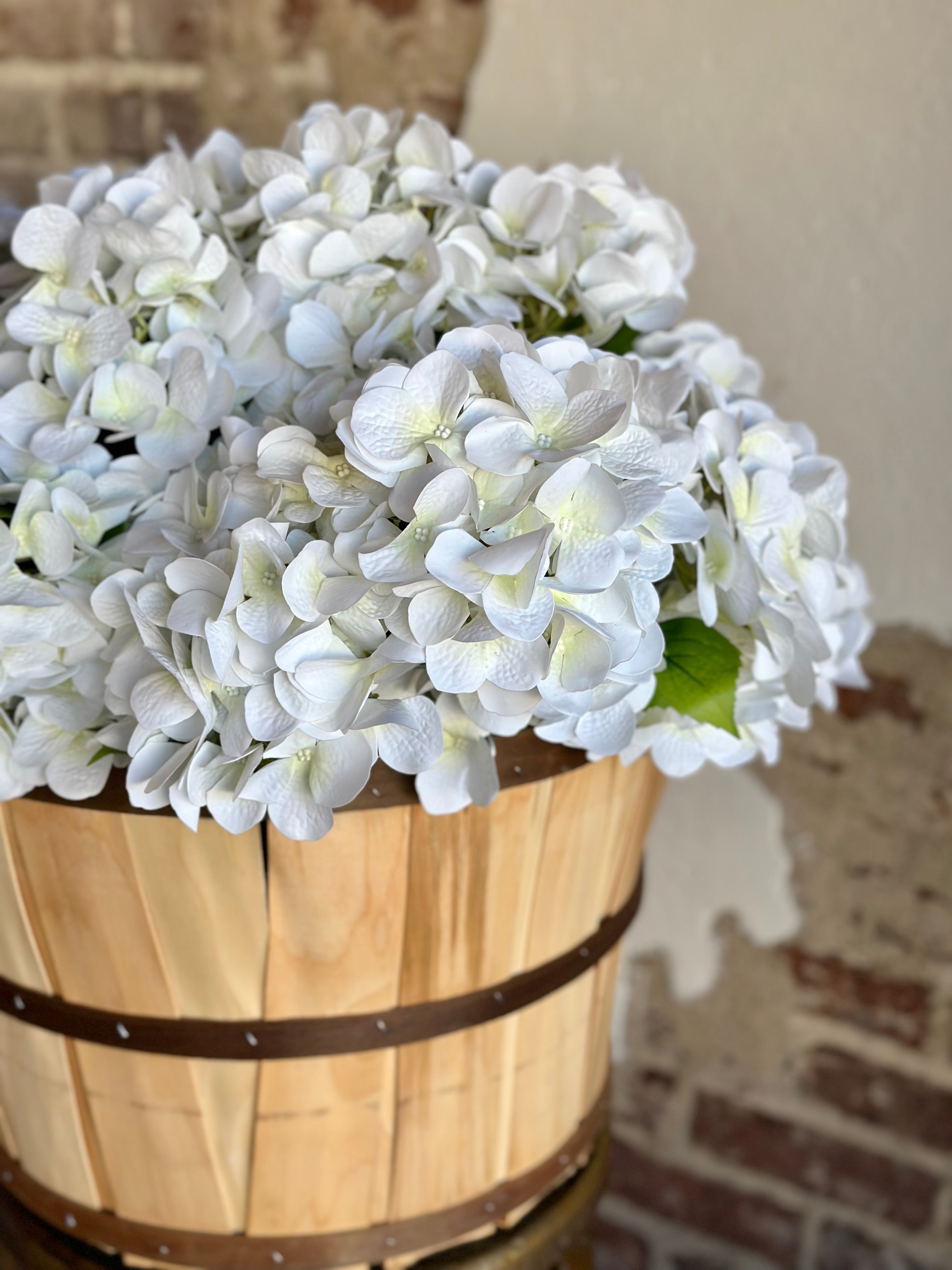NATURAL-TOUCH HYDRANGEA BUSH X5, 21"; 6" BLOOM, WHITE