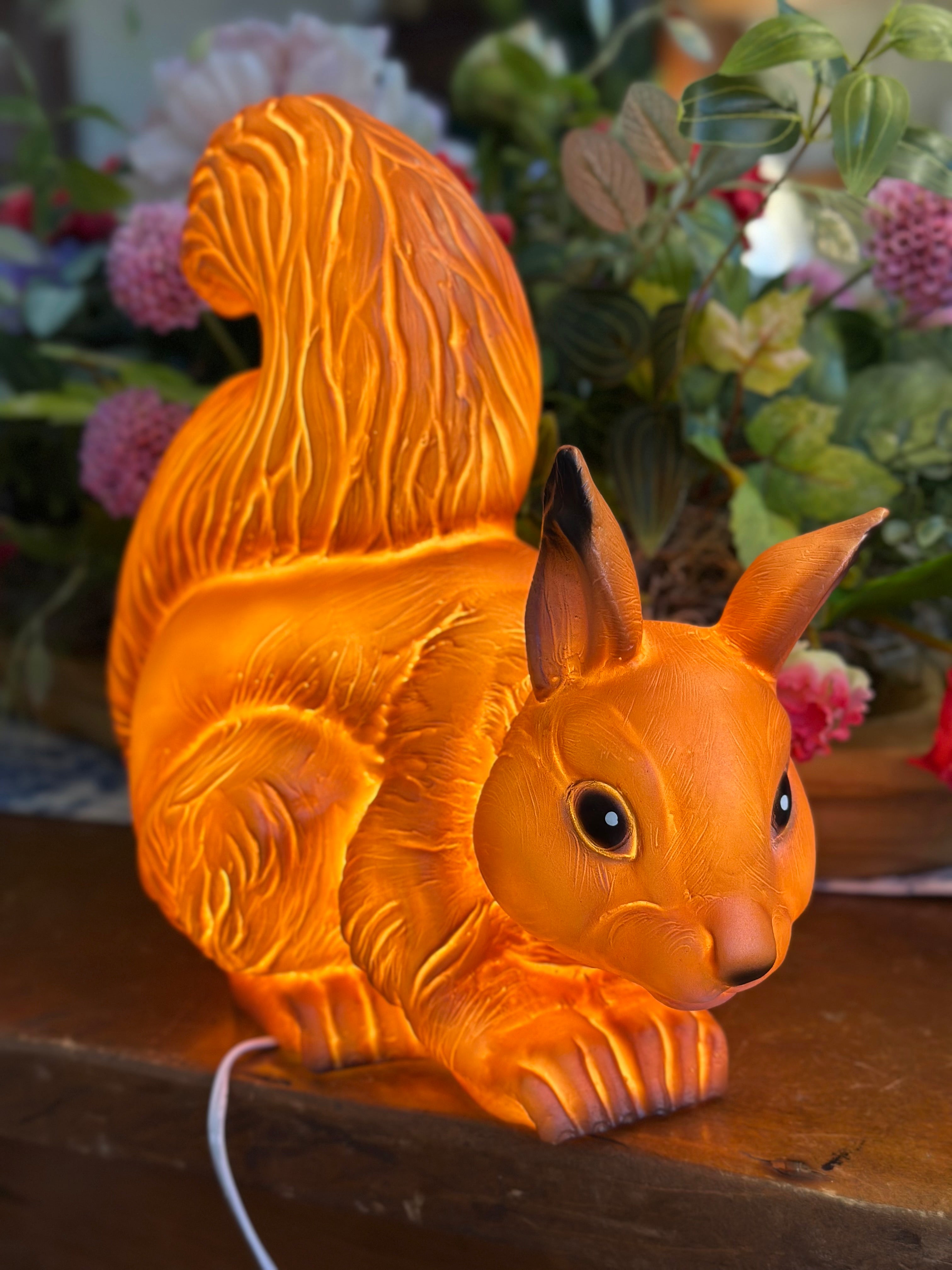 Squirrel Light w/ Plug
