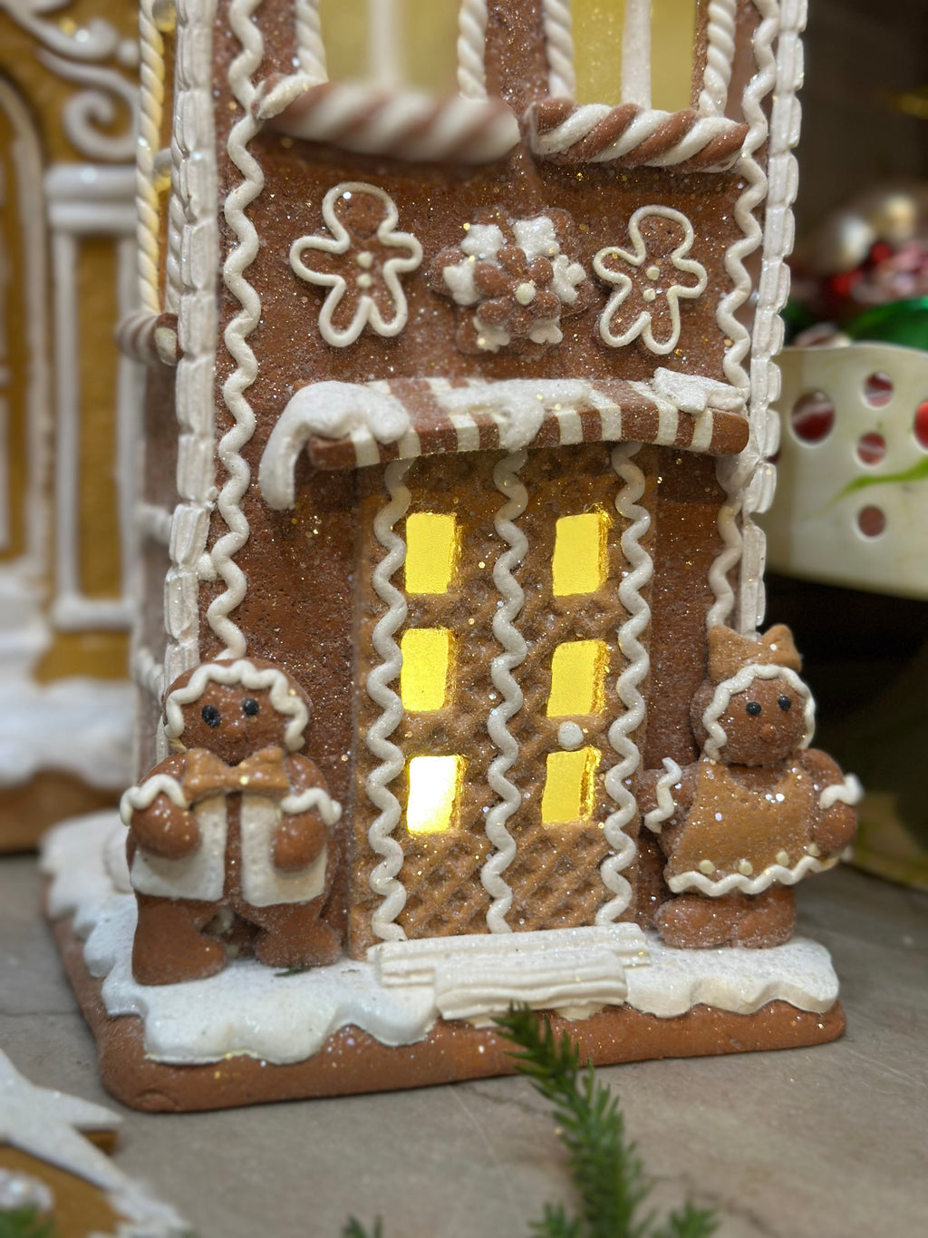 17" GINGERBREAD TUDOR HOUSE (2 STYLES)