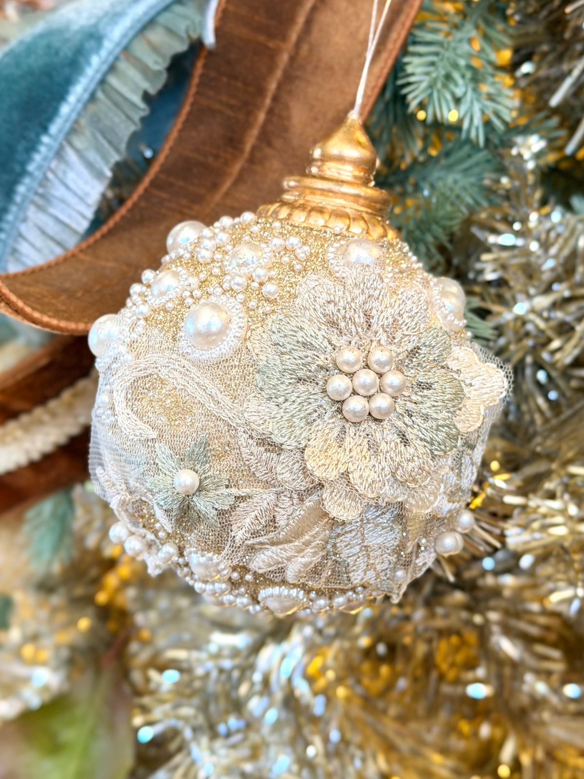 4" EMBELLISHED PEARL GLITTER BALL ORNAMENT