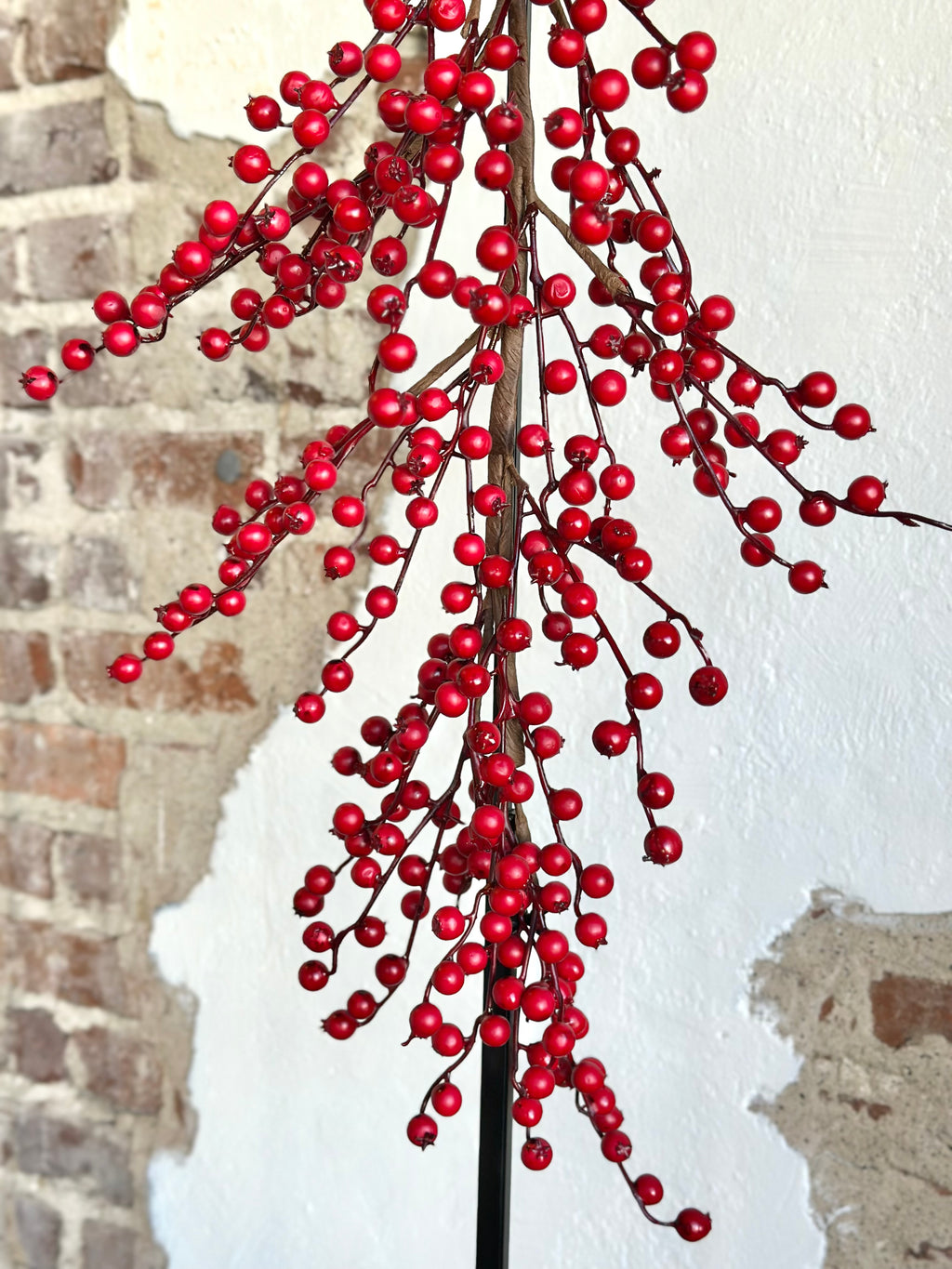 WATERPROOF BERRY TEARDROP 30"