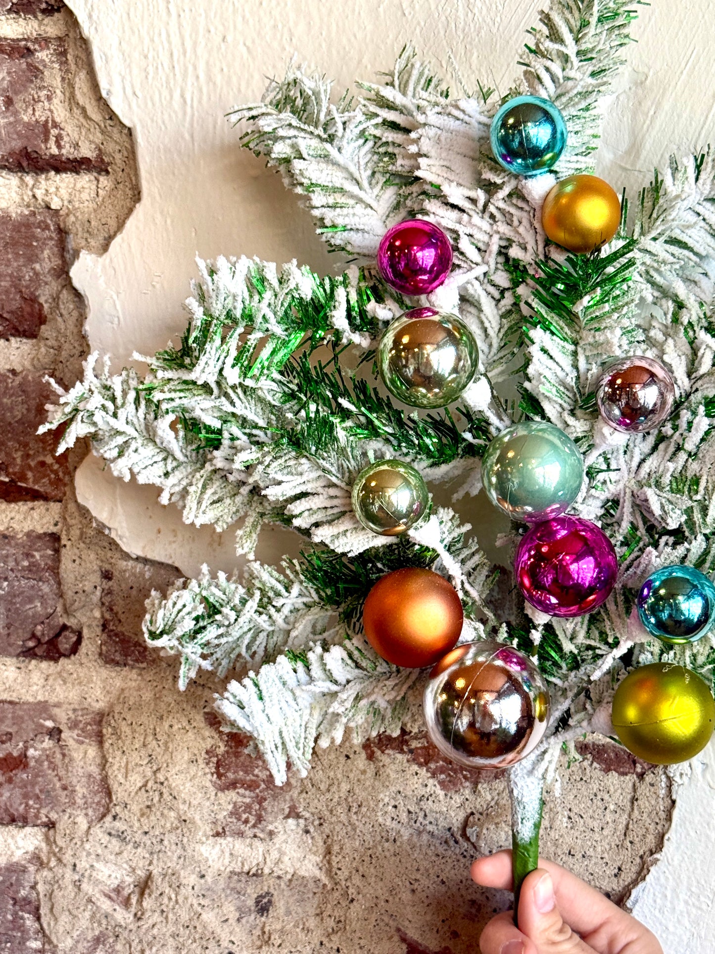 20" SNOW GLITTER/BALL RETRO PICK
