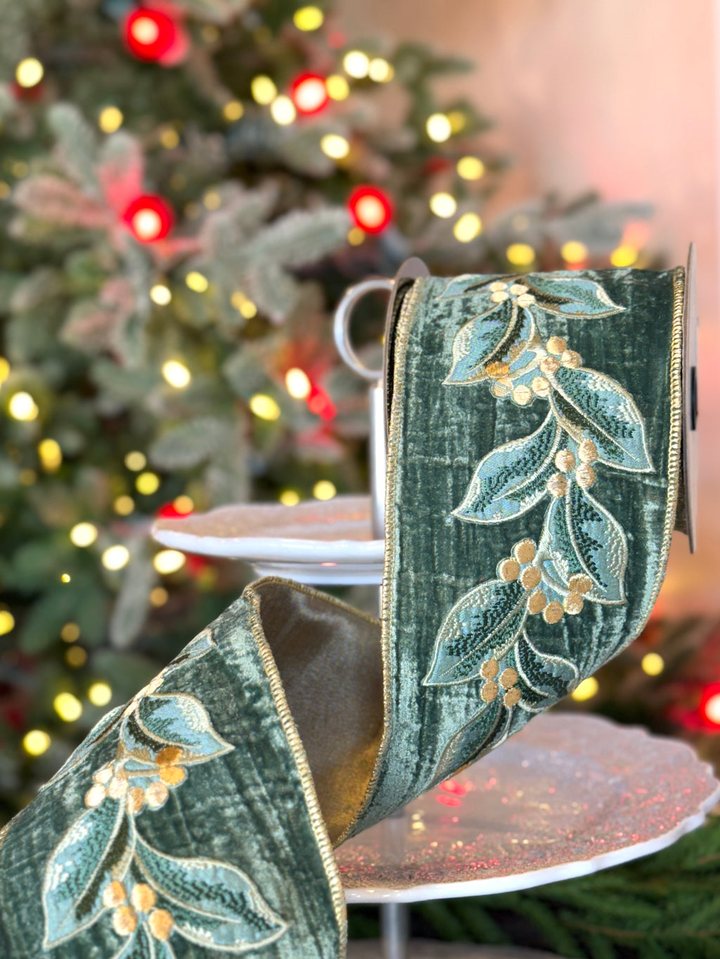 4" Velvet Embroidery Bay Leaf, Cottage Green