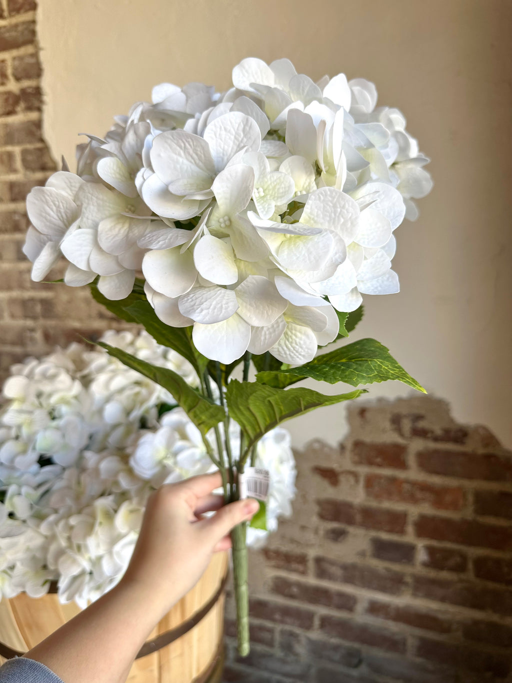 NATURAL-TOUCH HYDRANGEA BUSH X5, 21"; 6" BLOOM, WHITE