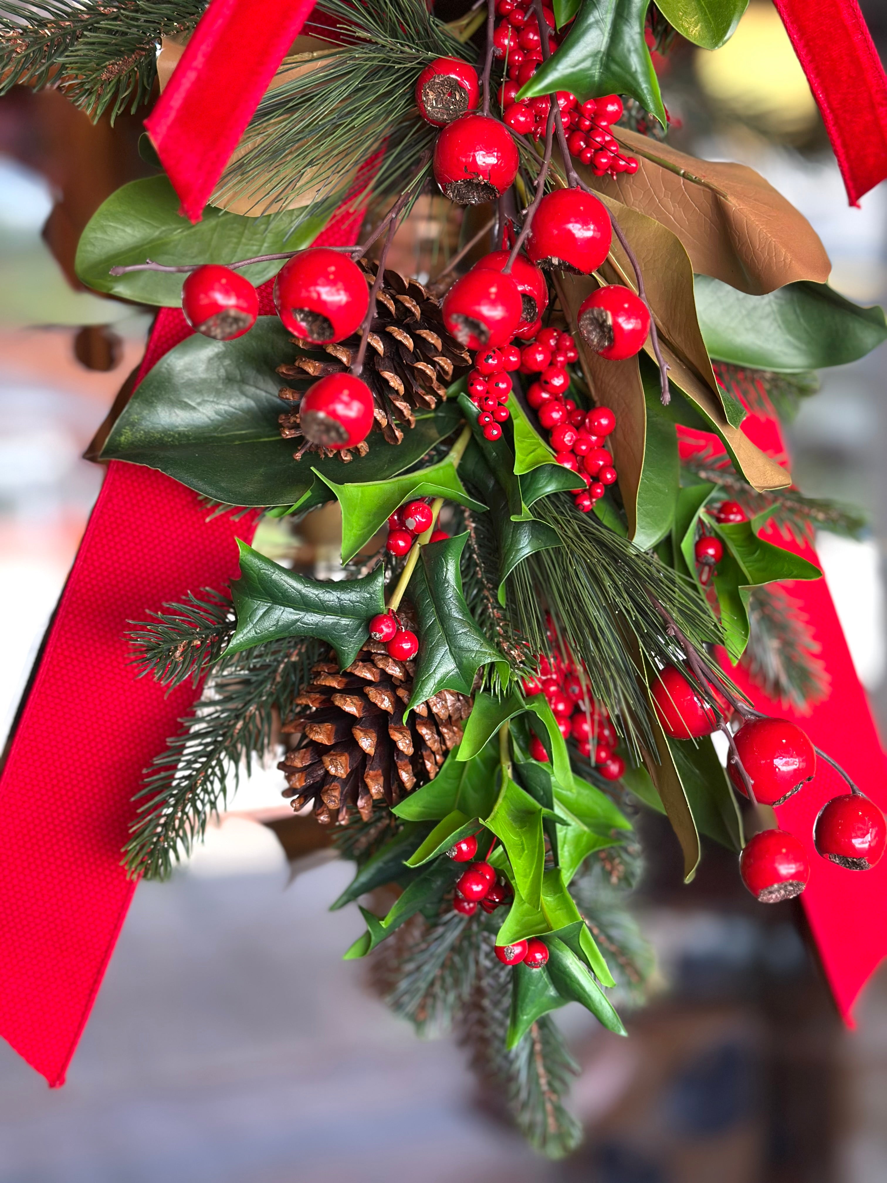 Red Berry and Holly Drop