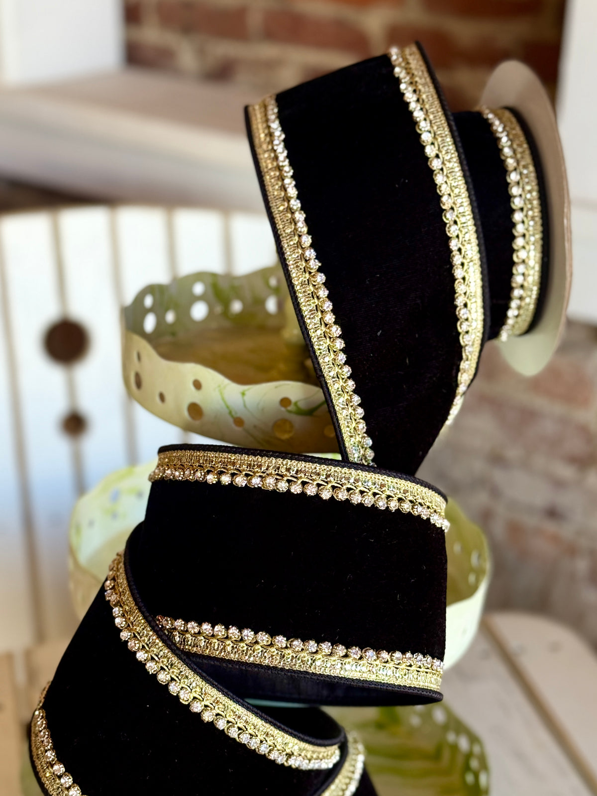 4” Brilliant Diamonds - Black, SOLD BY THE YARD