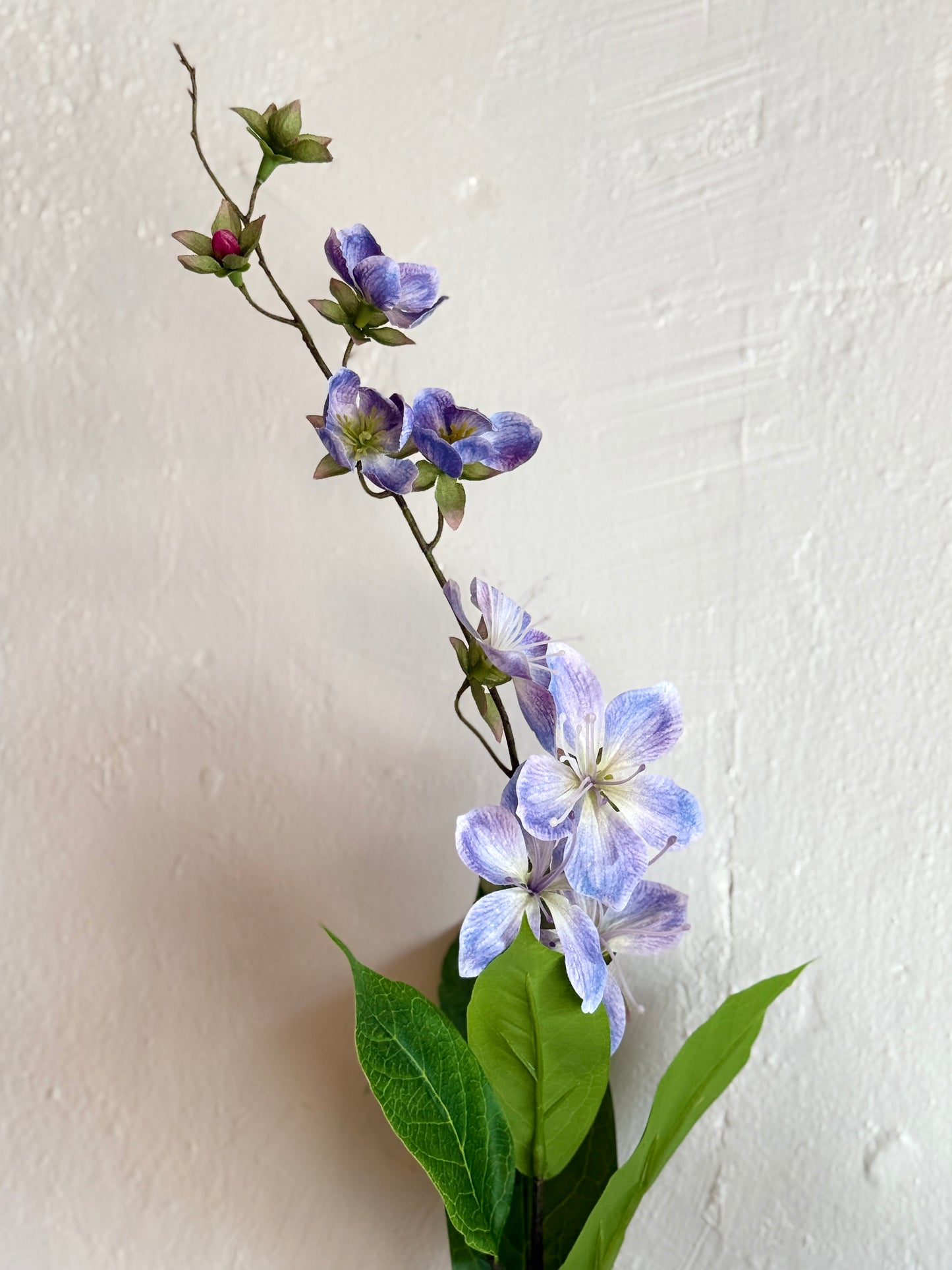 32" SAPPHIRE SHOWERS FLOWER VINE, BLUE