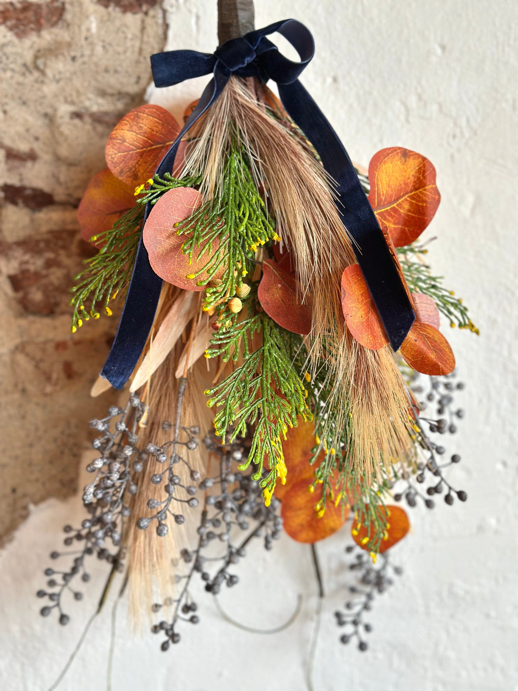 Gathered Eucalyptus & Berry Drop
