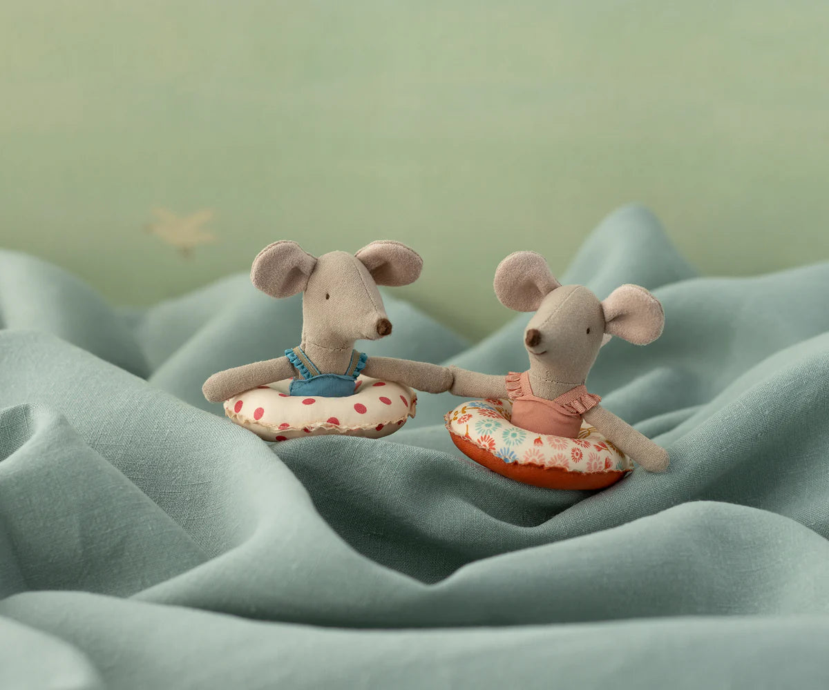 Beach Mouse with Float, Little Sister - red dot