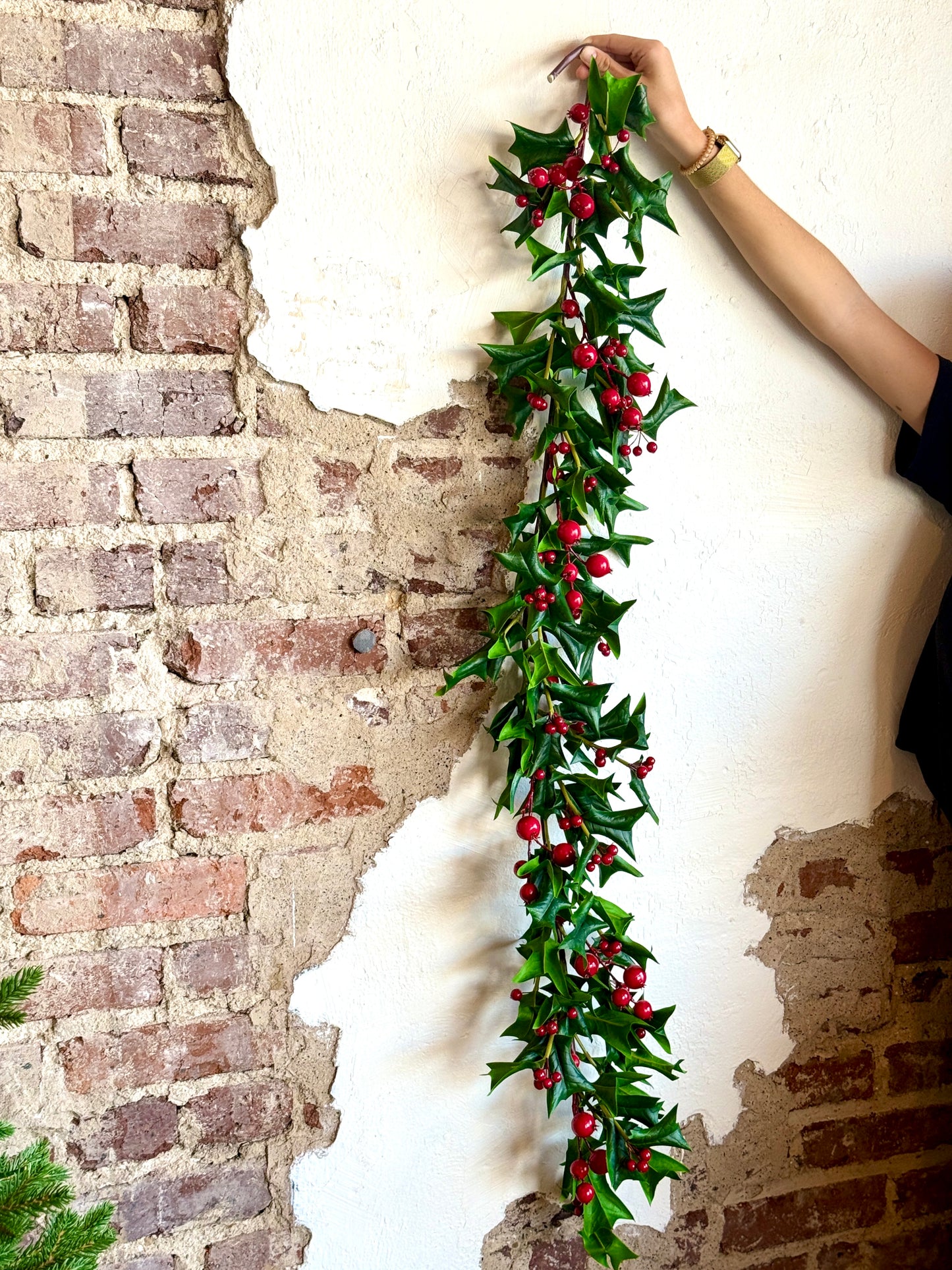 48" PACIFIC NORTHWEST HOLLY WITH BERRY GARLAND
