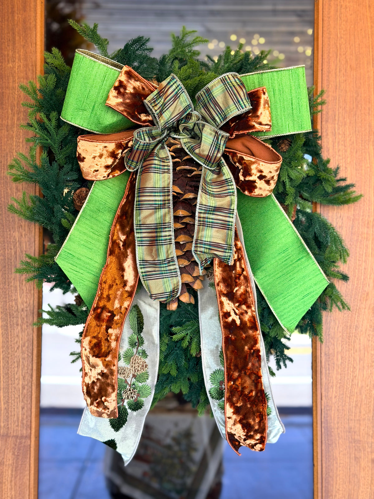 Sugarcone & Oval Pine Wreath