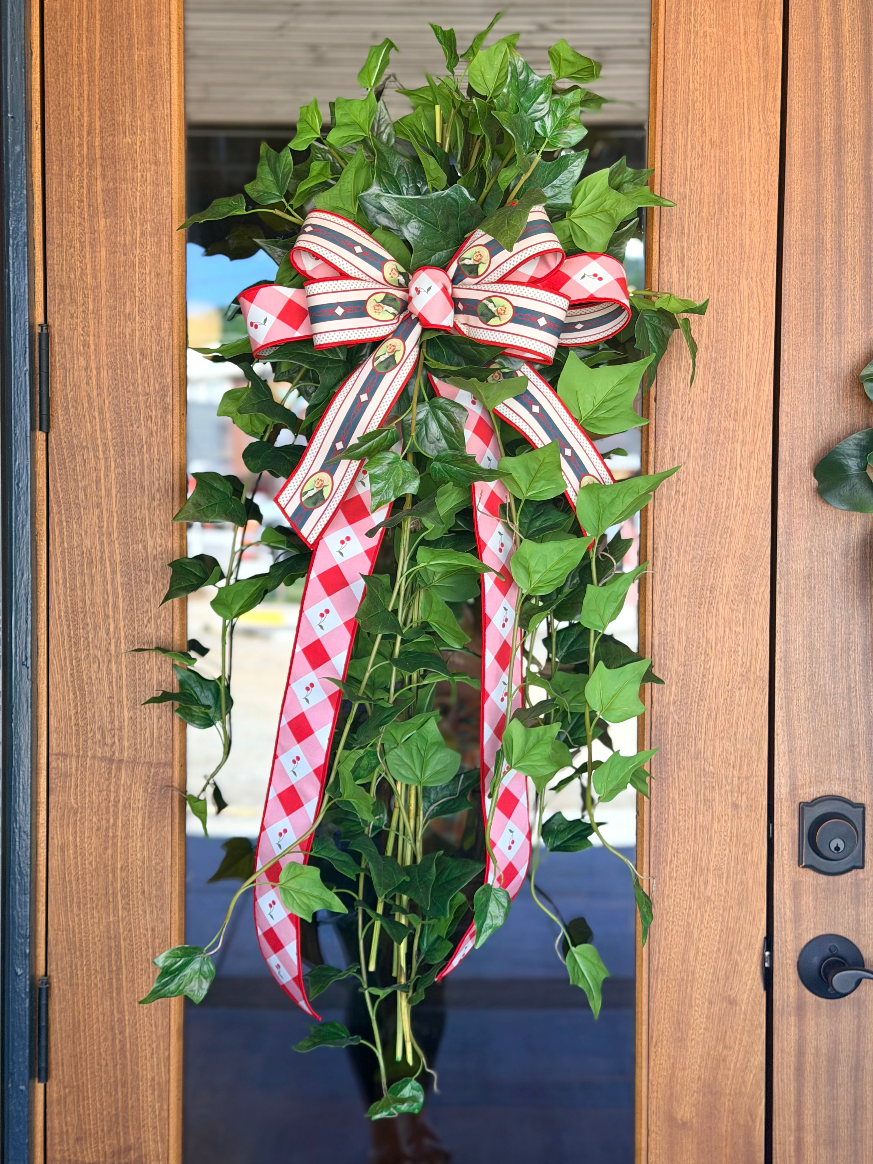Trailing Ivy Swag