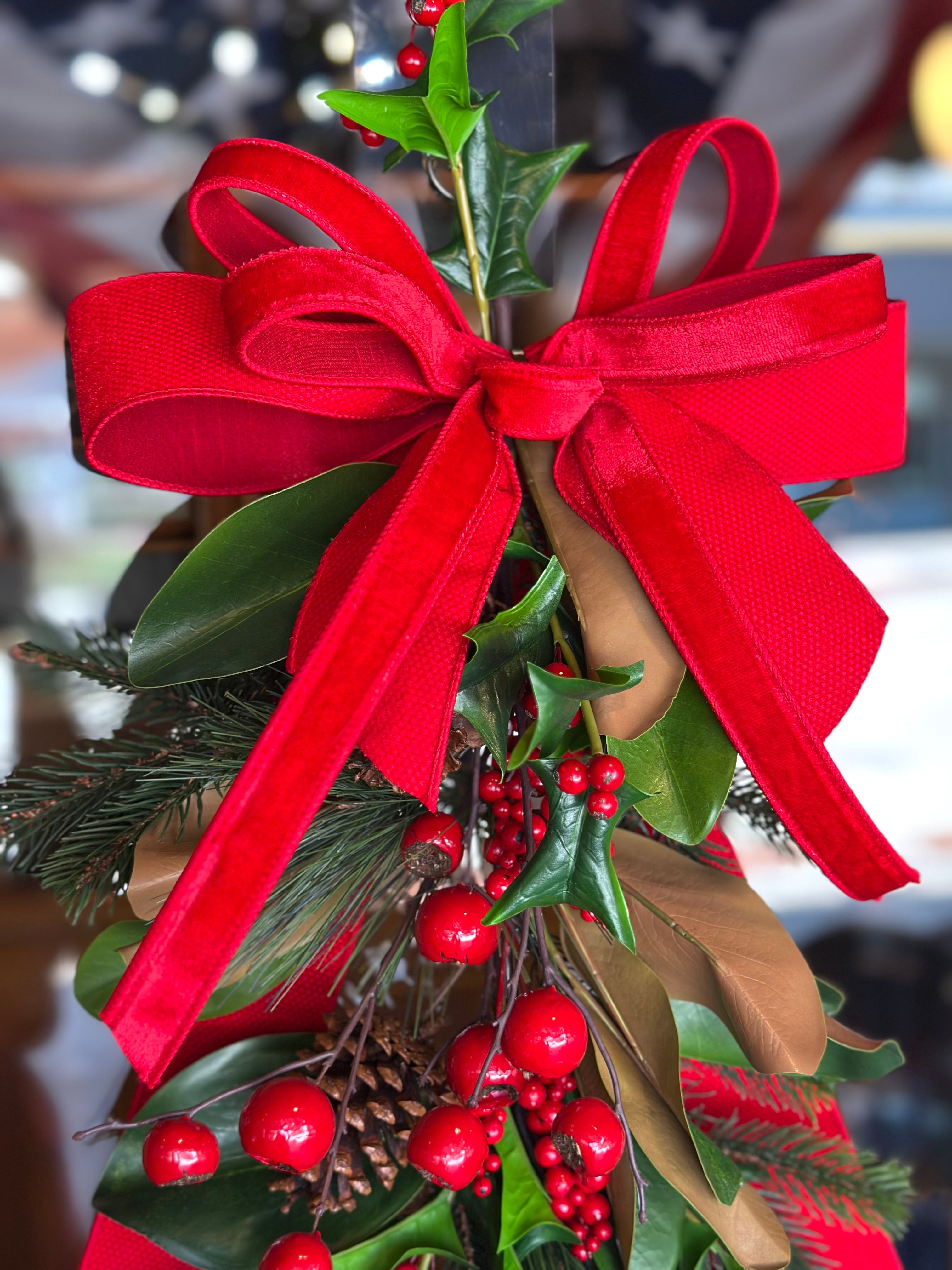 Red Berry and Holly Drop