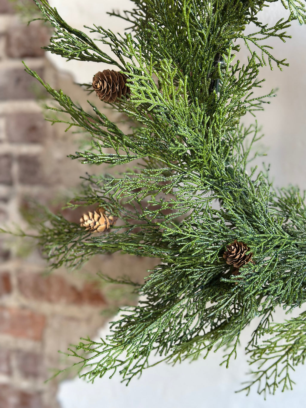 26" CEDAR WREATH (NATURAL TOUCH)