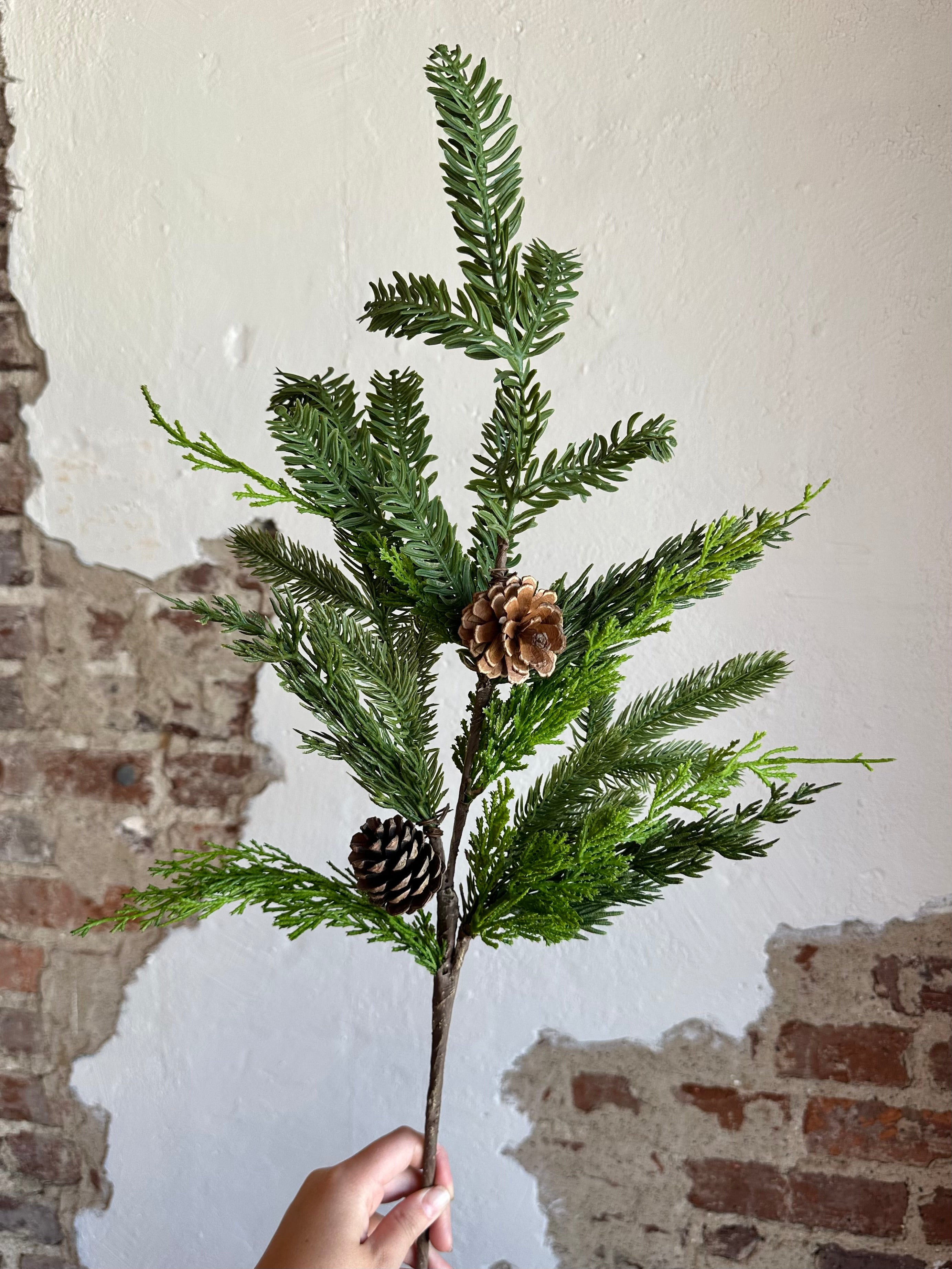 24" REAL TOUCH CEDAR/SPRUCE PINECONE SPRAY