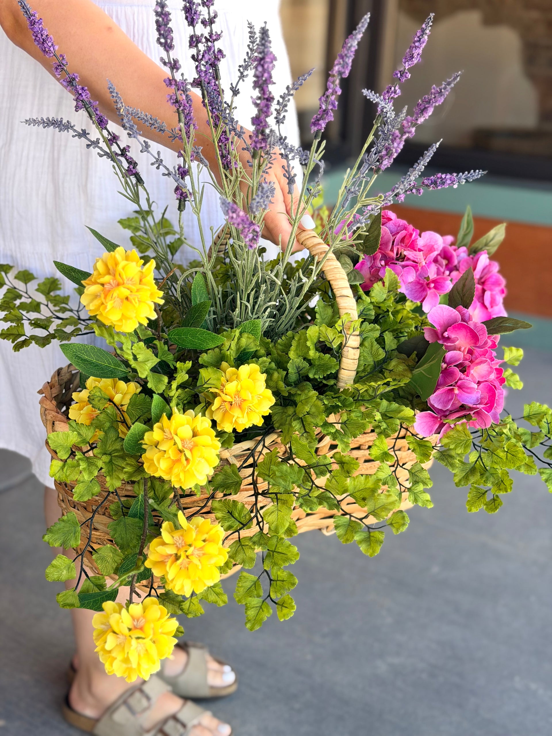 A Walk through the Countryside Basket – Hoskins In The Flat Clinton