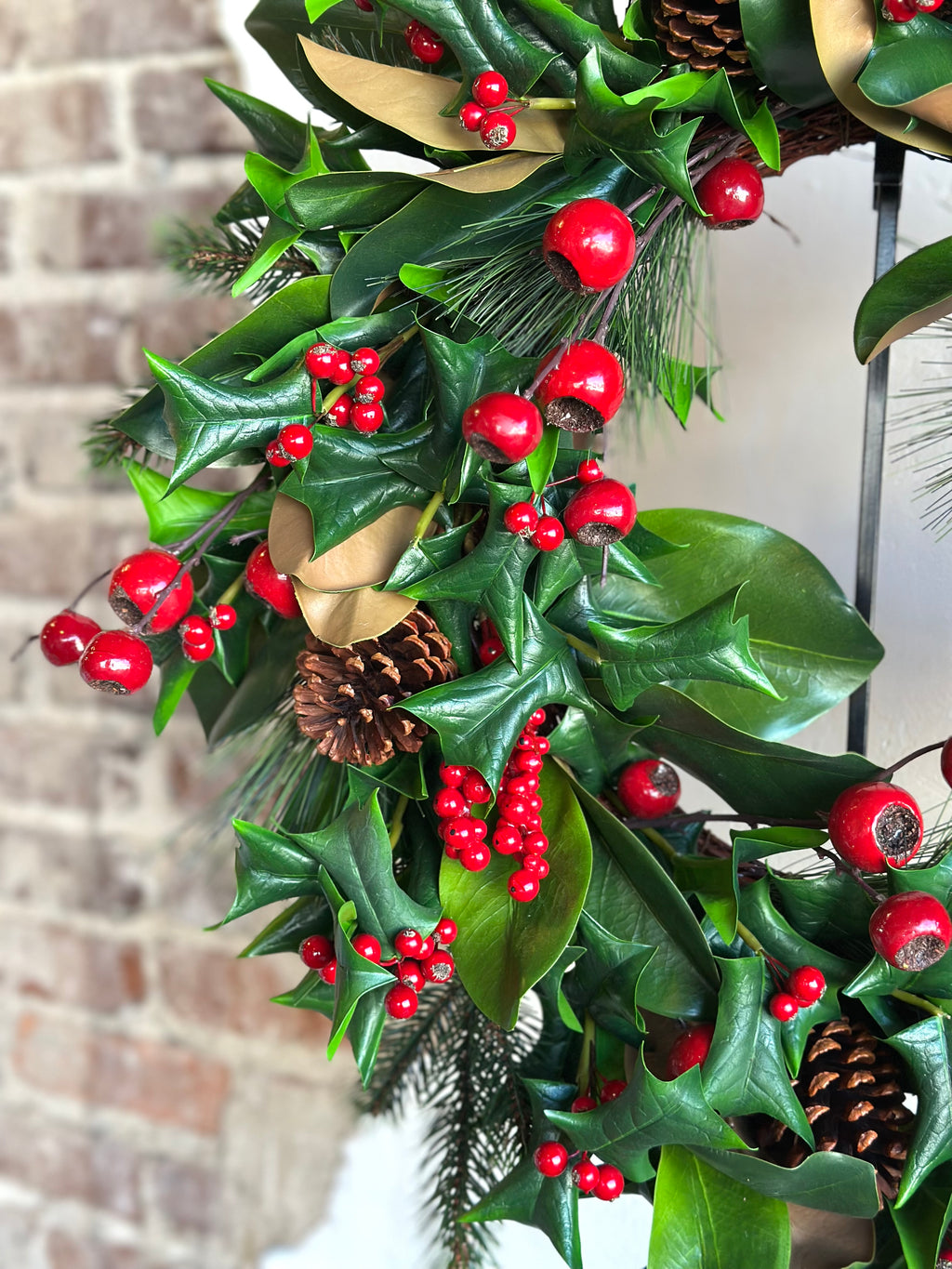 28" PREMIUM BERRY MAGNOLIA HOLLY AND PINE WREATH