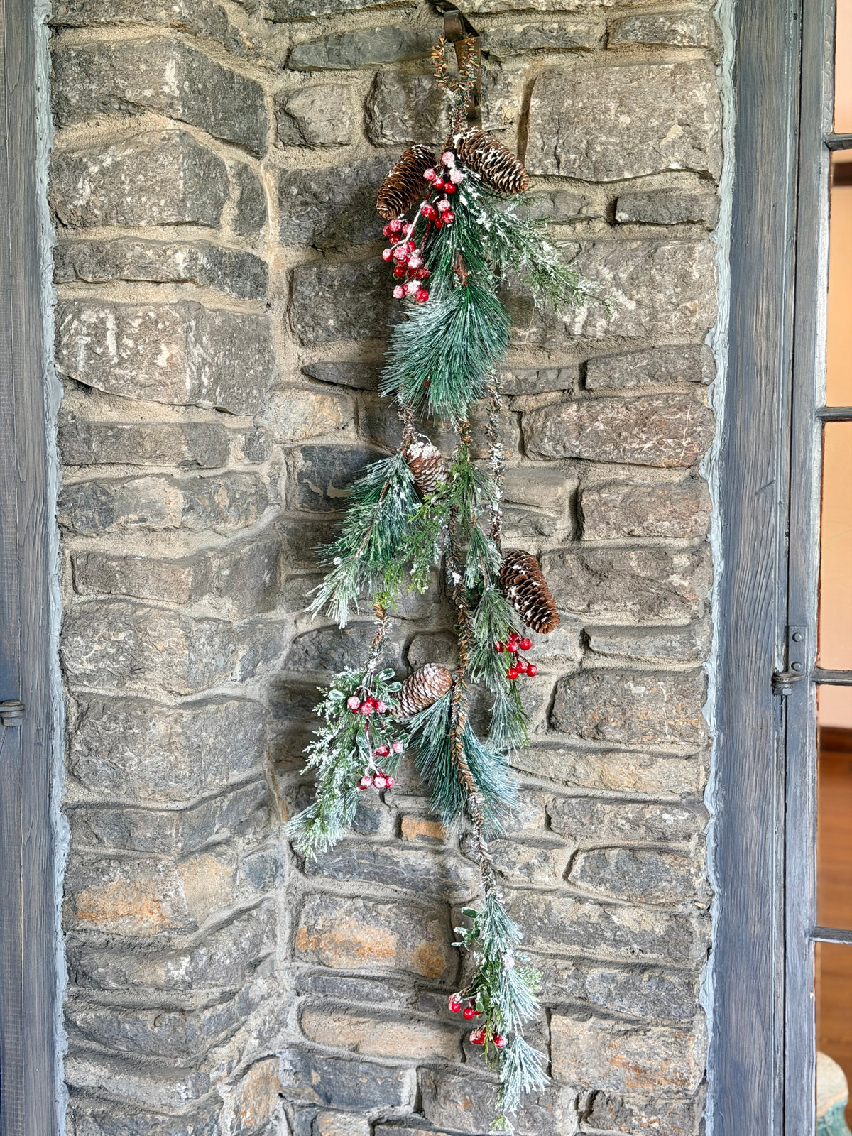50"ICED SKIP PINE GARLAND W/BERRY