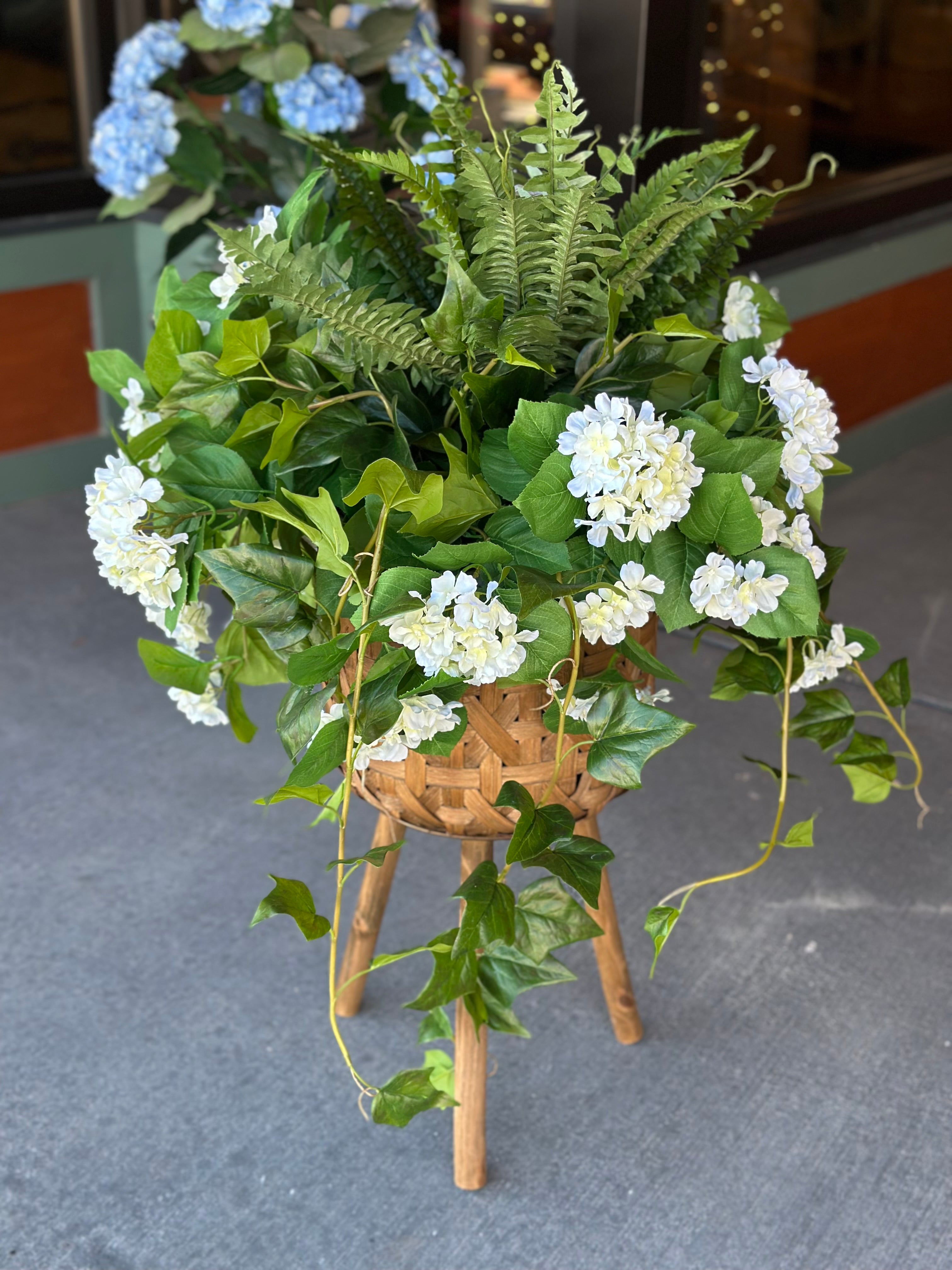 12" UV-Rated White Hydrangea, Fern, Ivy