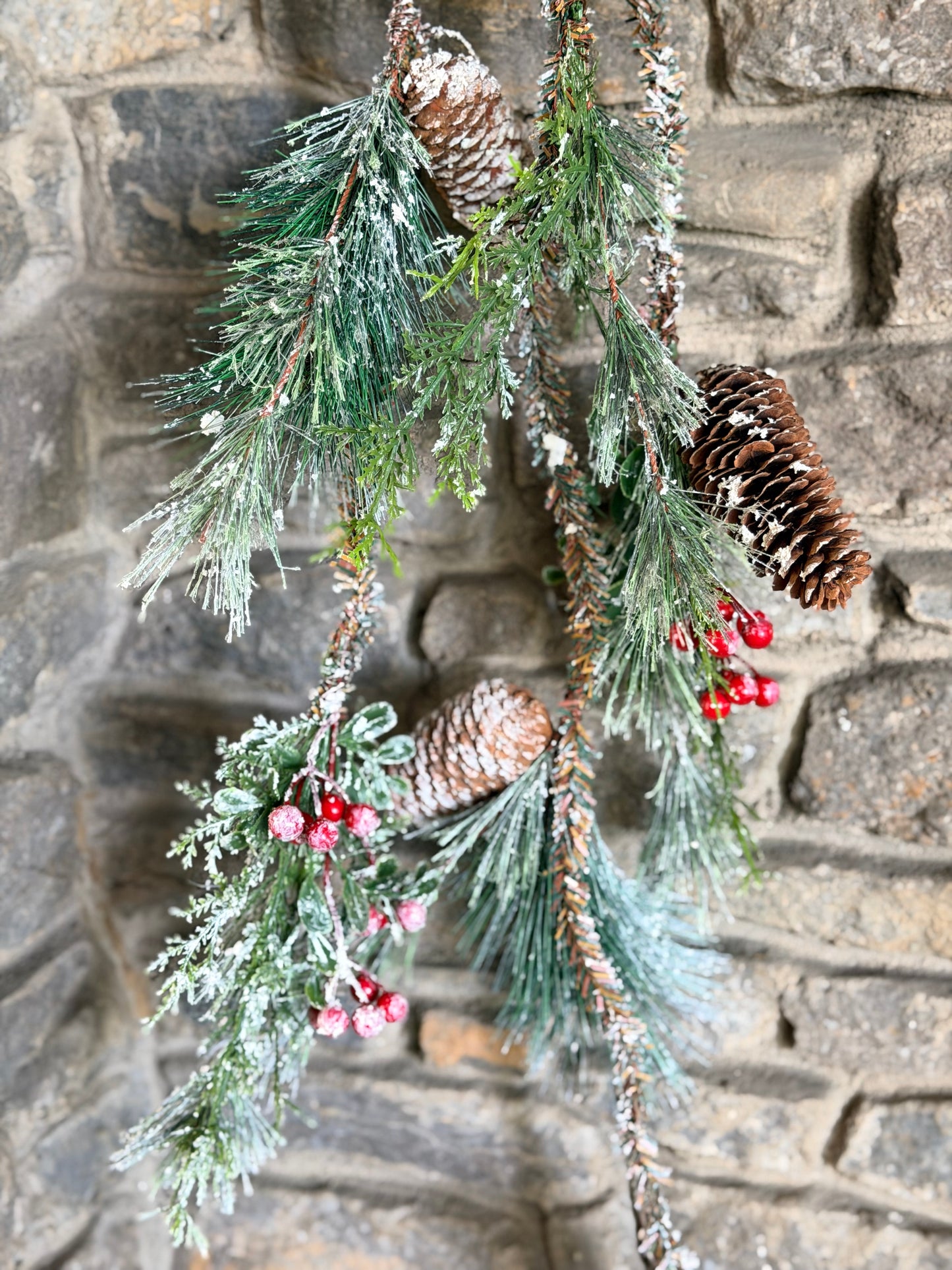 50"ICED SKIP PINE GARLAND W/BERRY