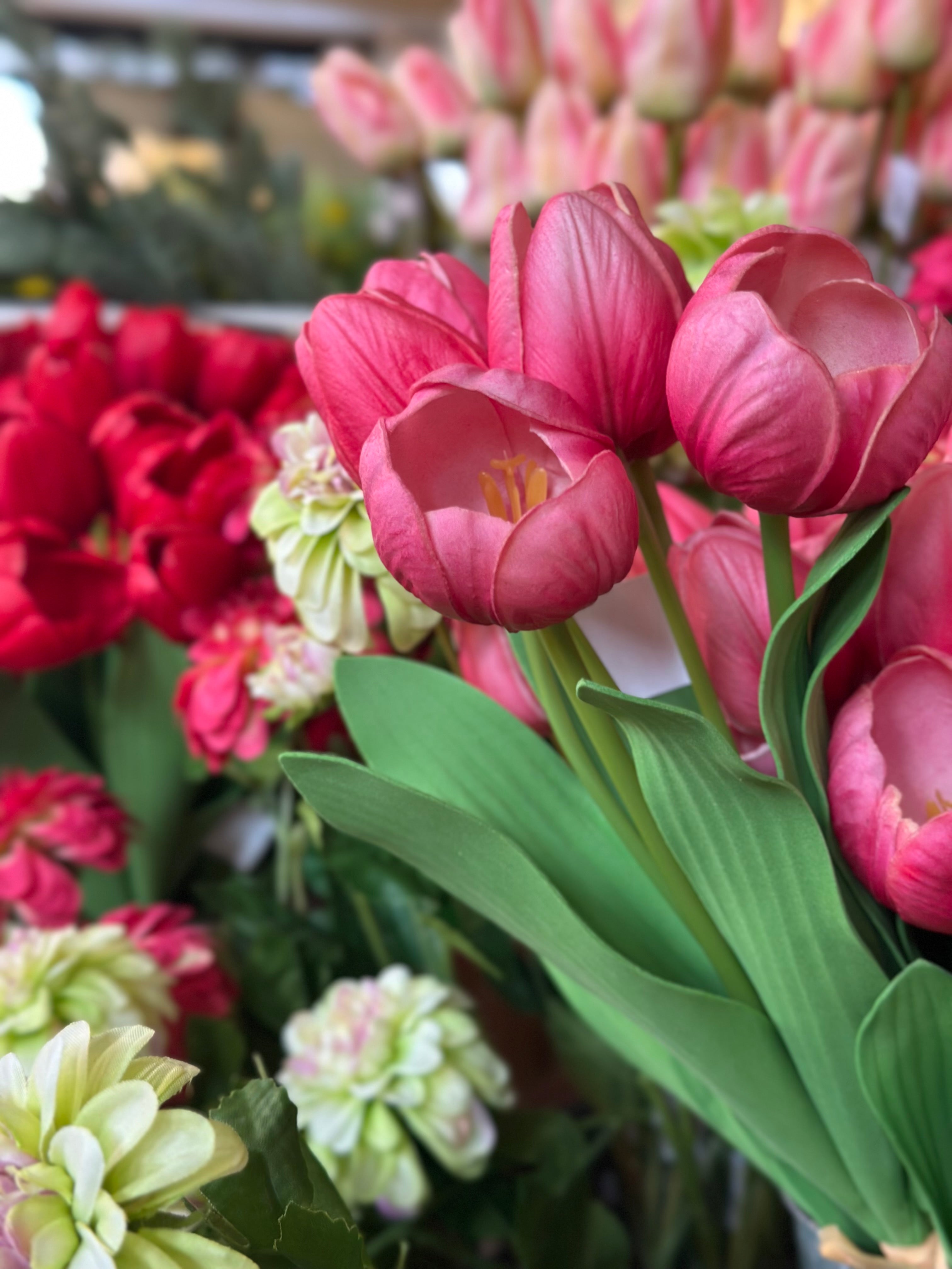 18” NATURAL-TOUCH SMALL TULIP BUNDLE- HOT PINK