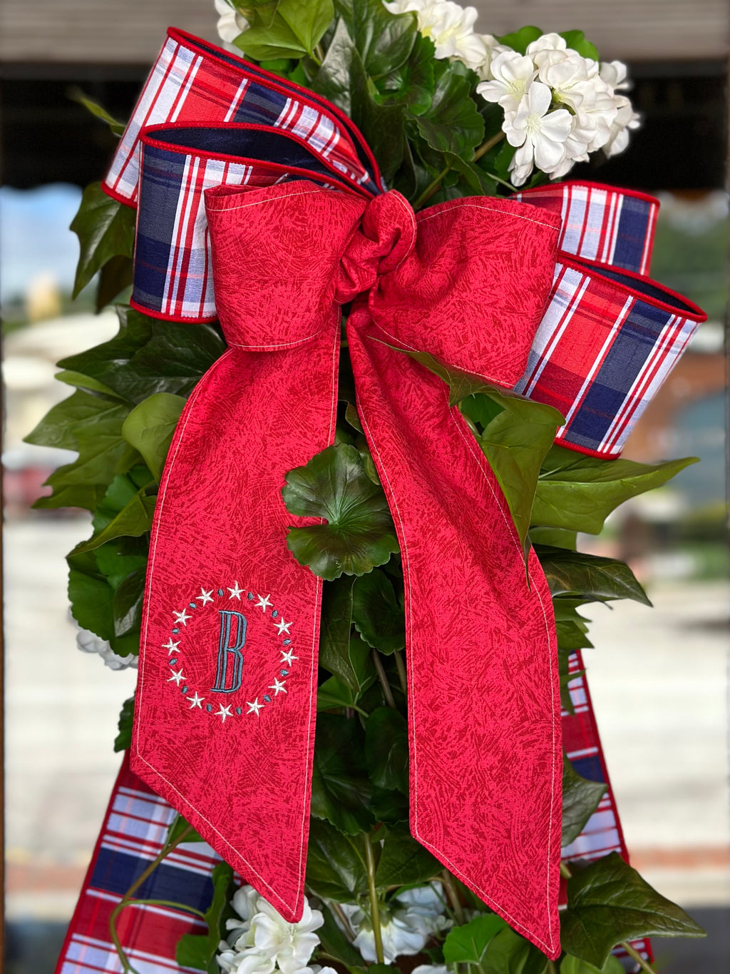 UV-Protected White Geranium and Ivy Swag with Embroidered Initial Sash