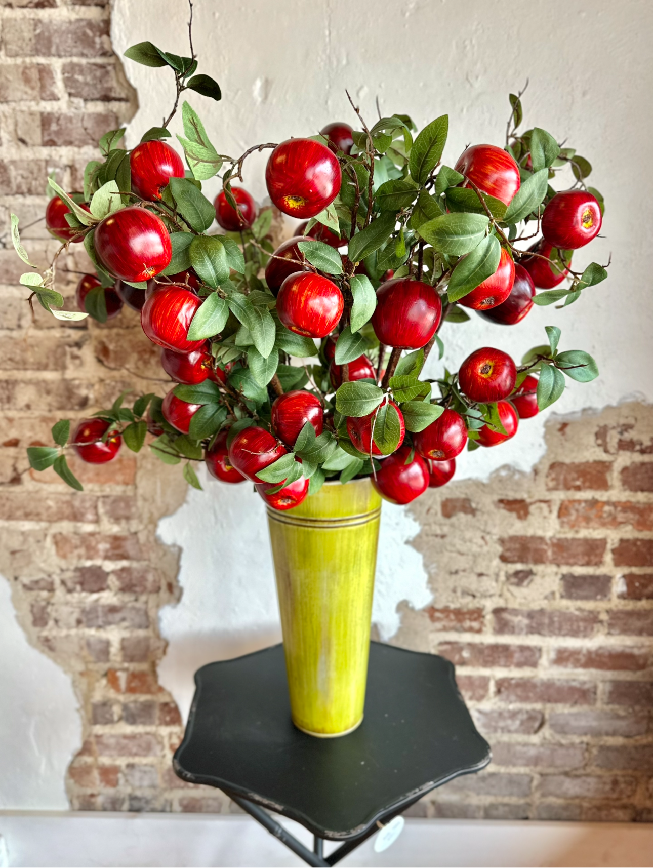 37" Harvest Red Apple Spray