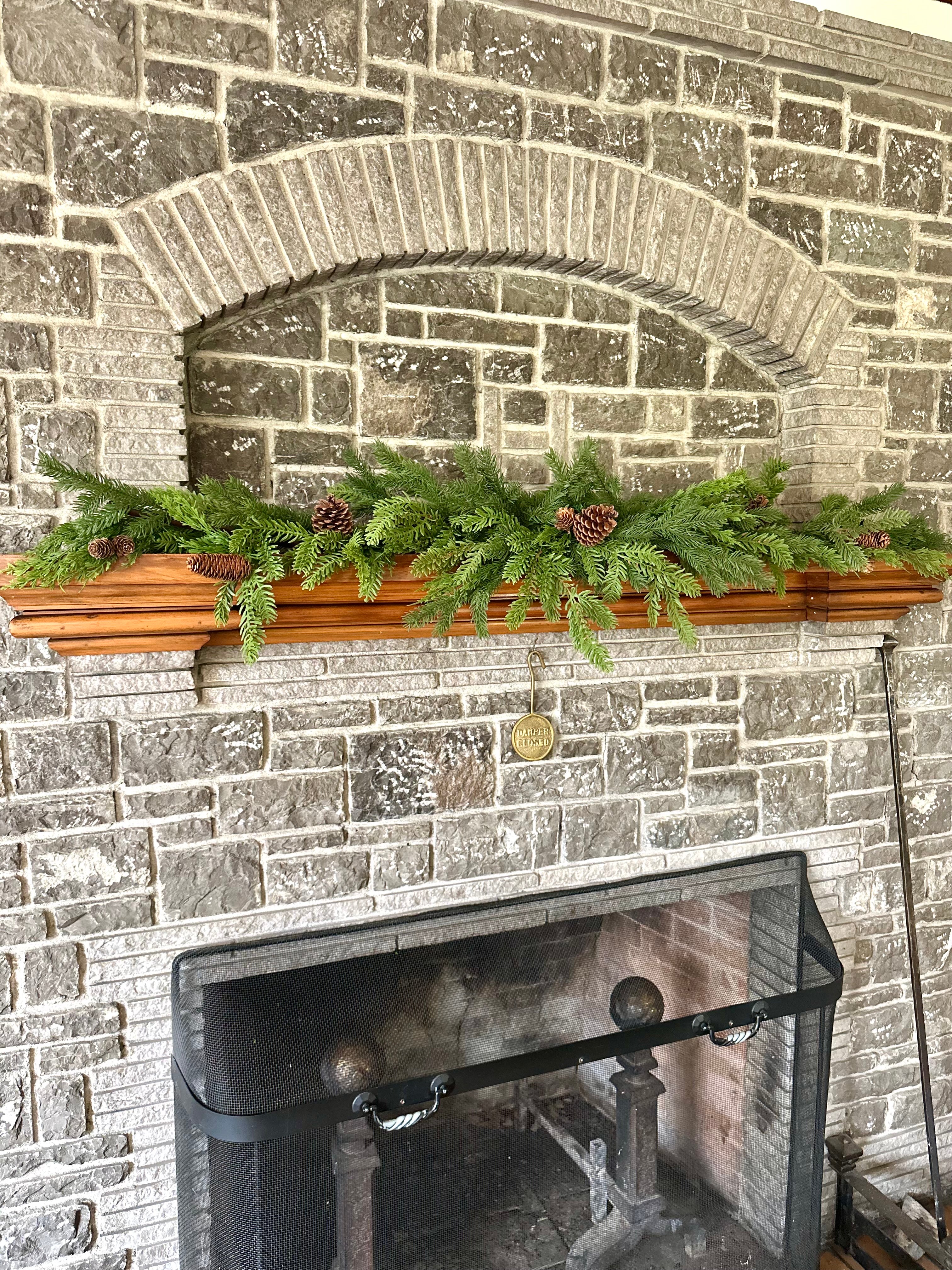 60" NOBLE CEDAR WITH PINECONE SWAG GARLAND