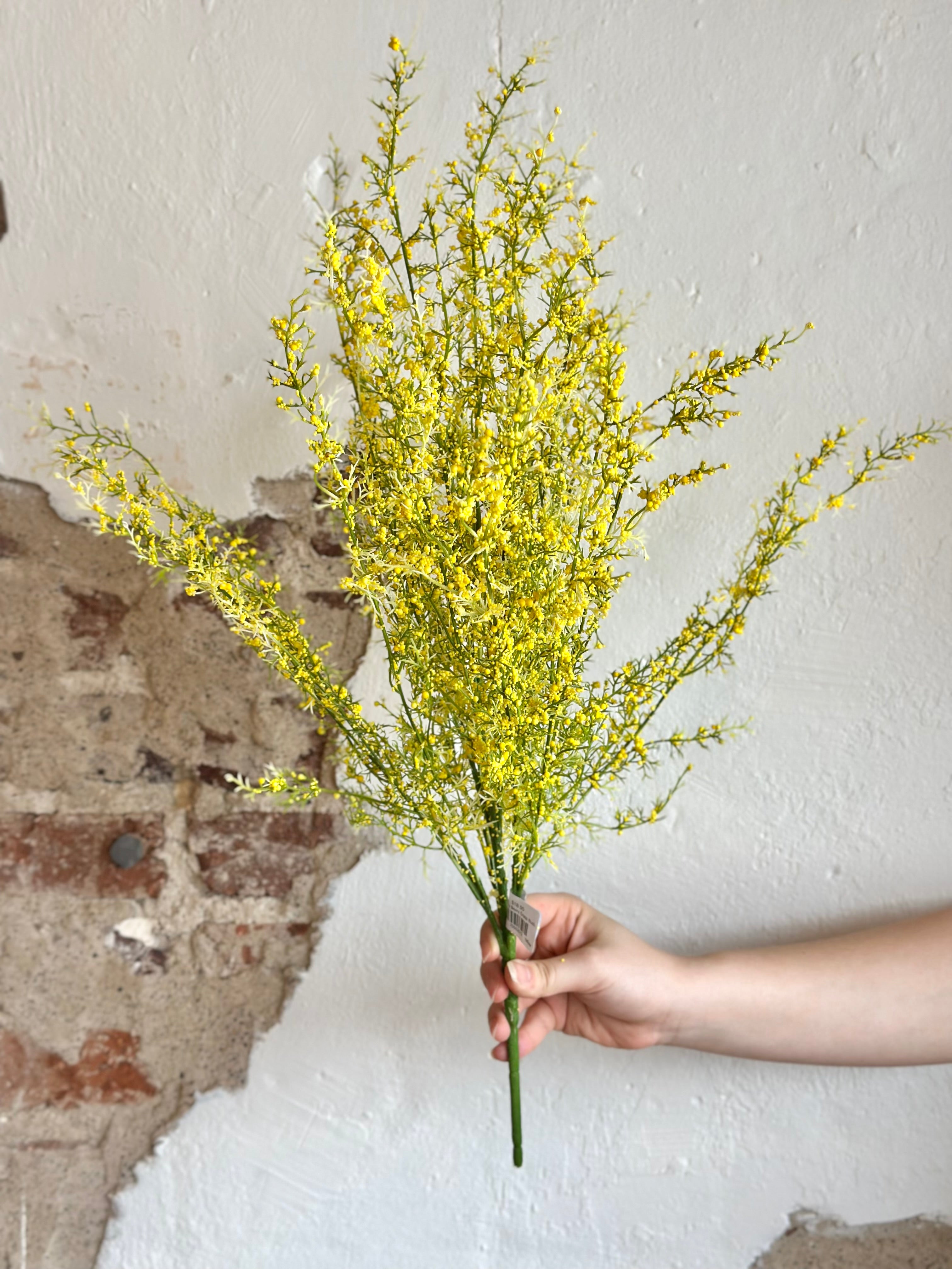 15" Tiny Berry Grass Bush