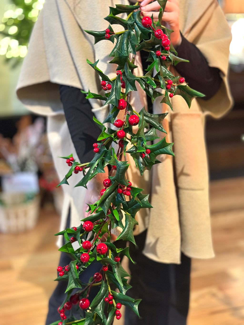 48" PACIFIC NORTHWEST HOLLY WITH BERRY GARLAND