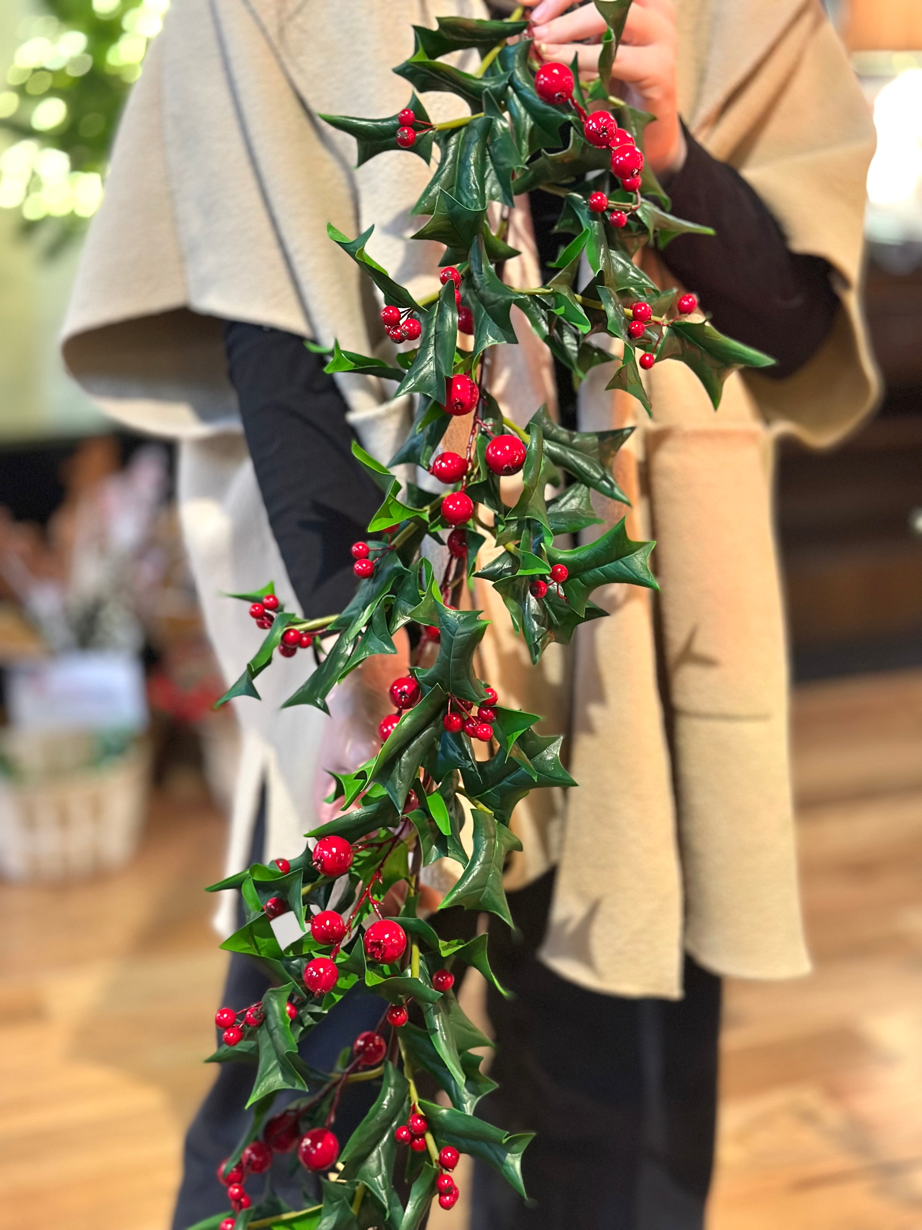 48" PACIFIC NORTHWEST HOLLY WITH BERRY GARLAND
