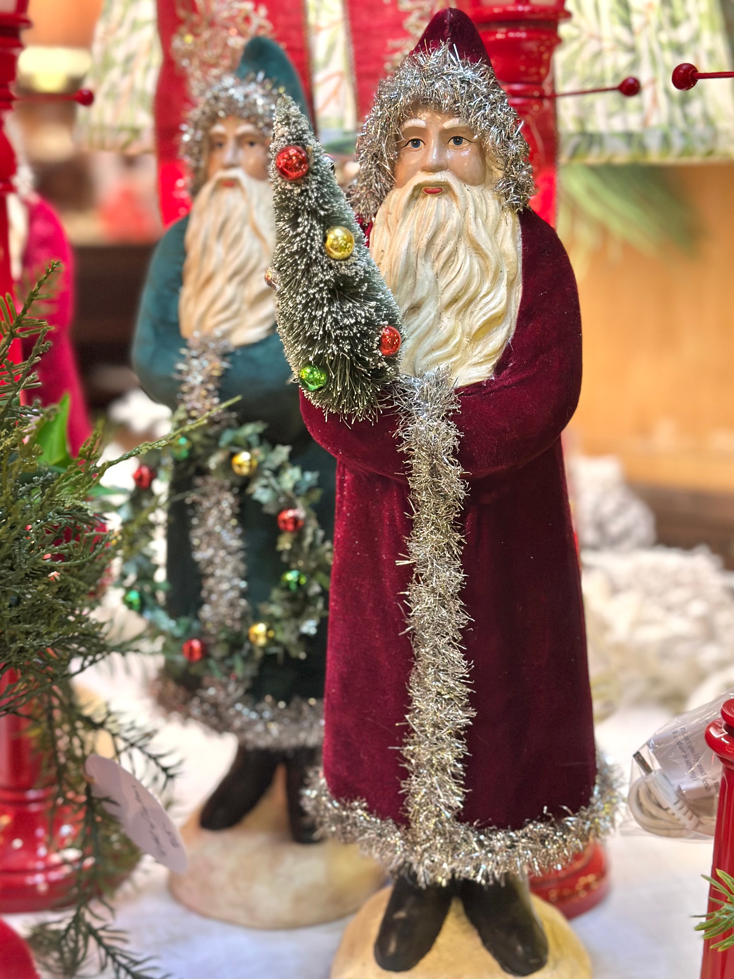 17" STONE VINTAGE SANTA (TWO COLOR OPTION)