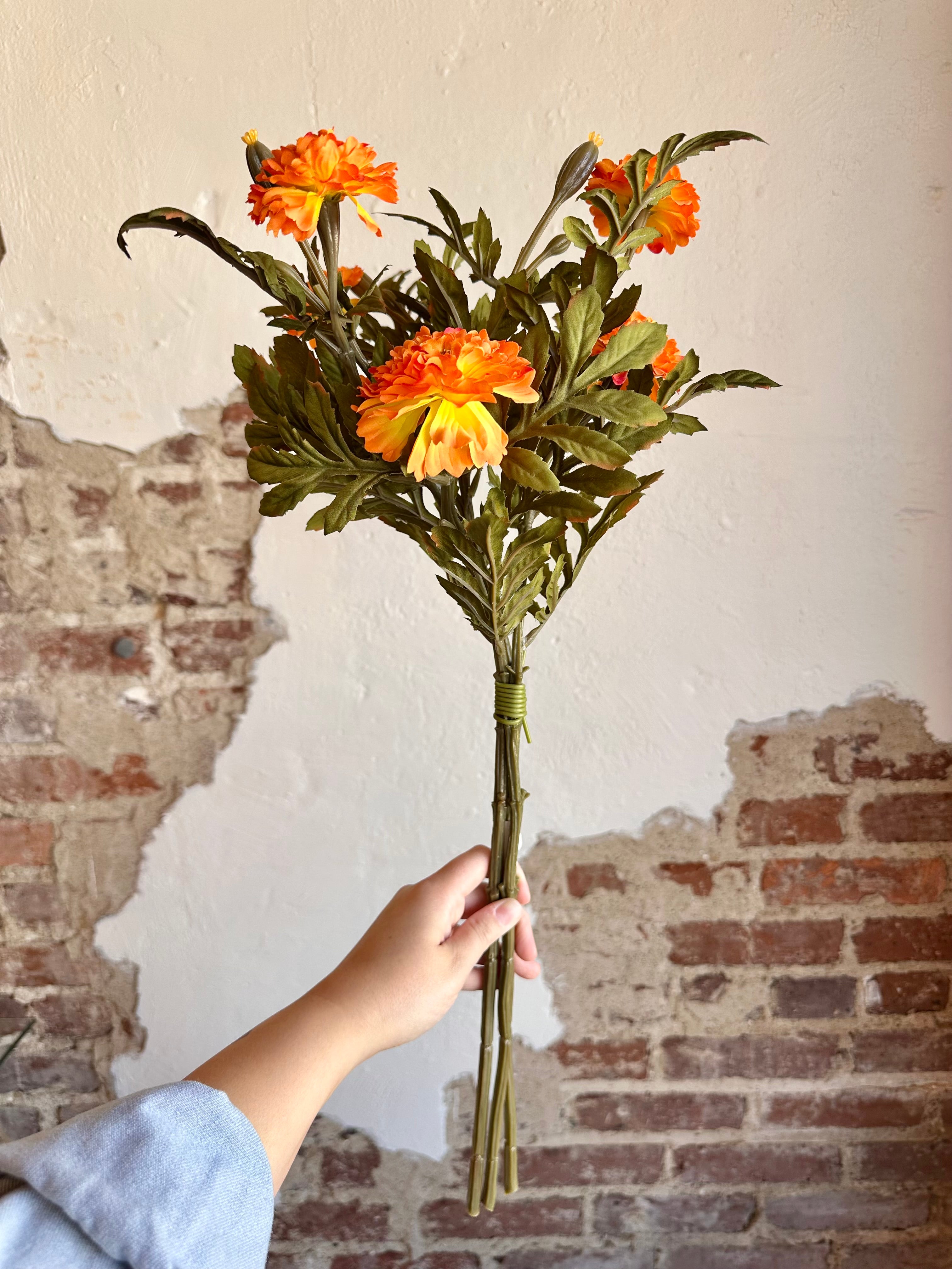 22" MARIGOLD ORANGE