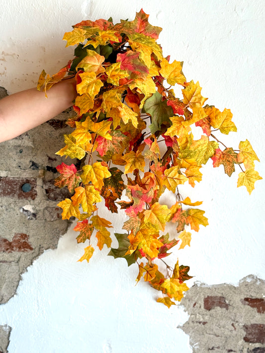 33" FALL MAPLE HANGING BUSH, AUTUMN
