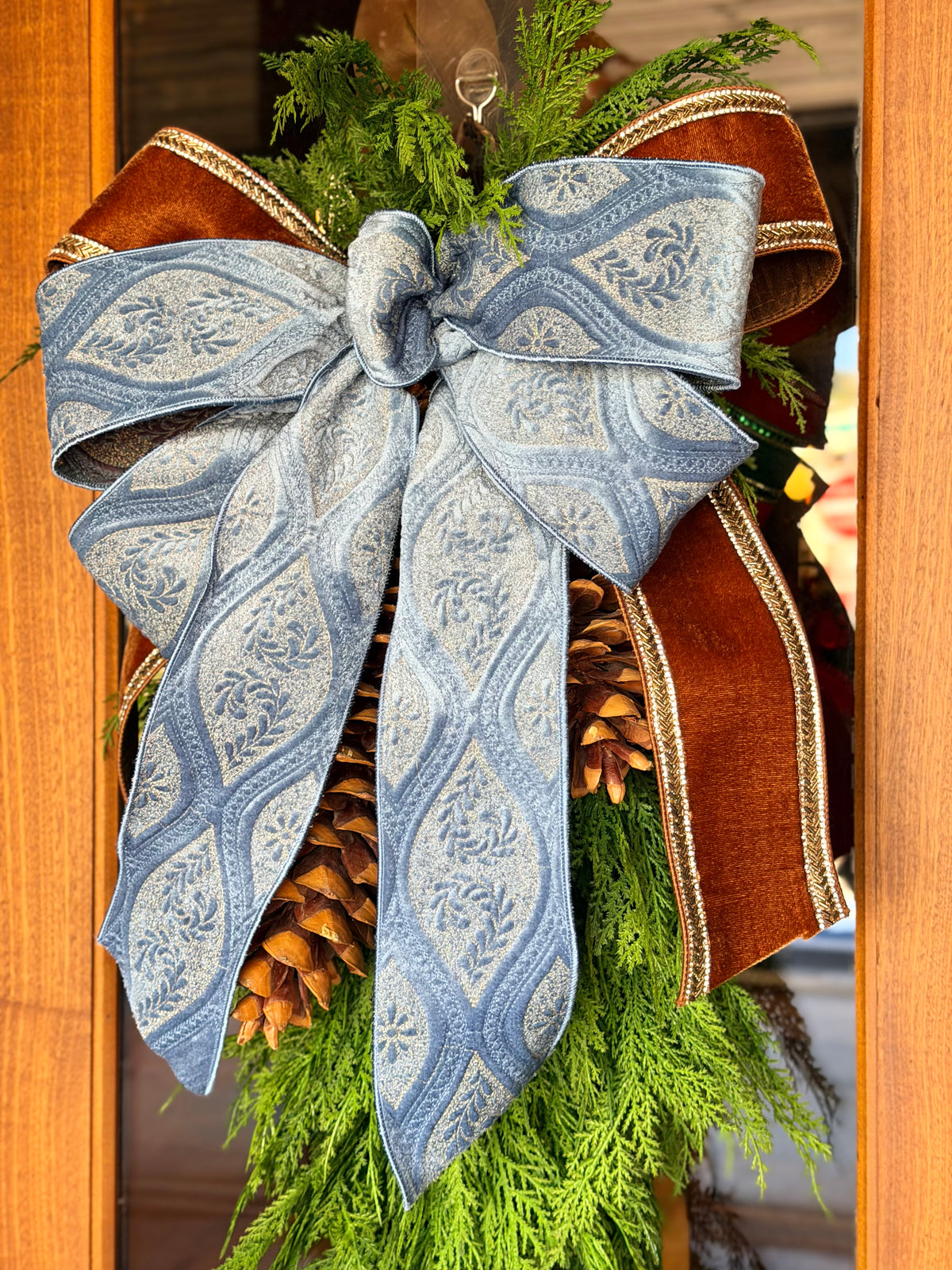 Laurel Tapestry Bow & Swag
