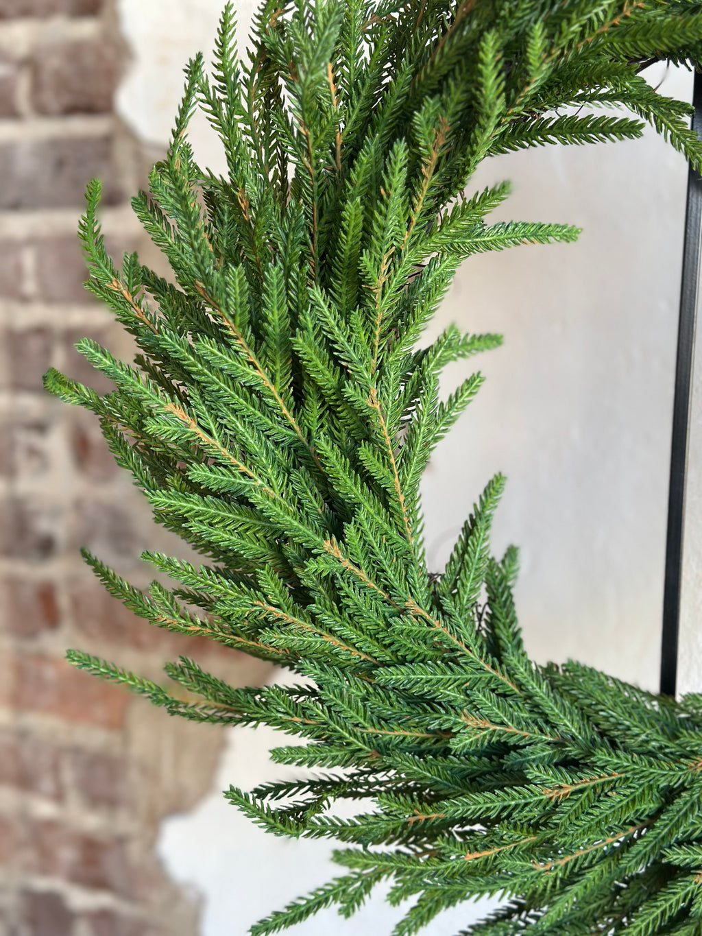 22" AUSTRIAN PINE WREATH