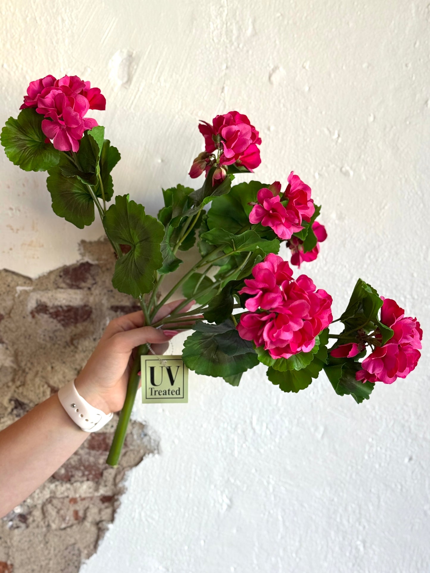 17" UV-RATED NATURAL TOUCH SUMMER GERANIUM BUSH (COLOR OPTIONS)
