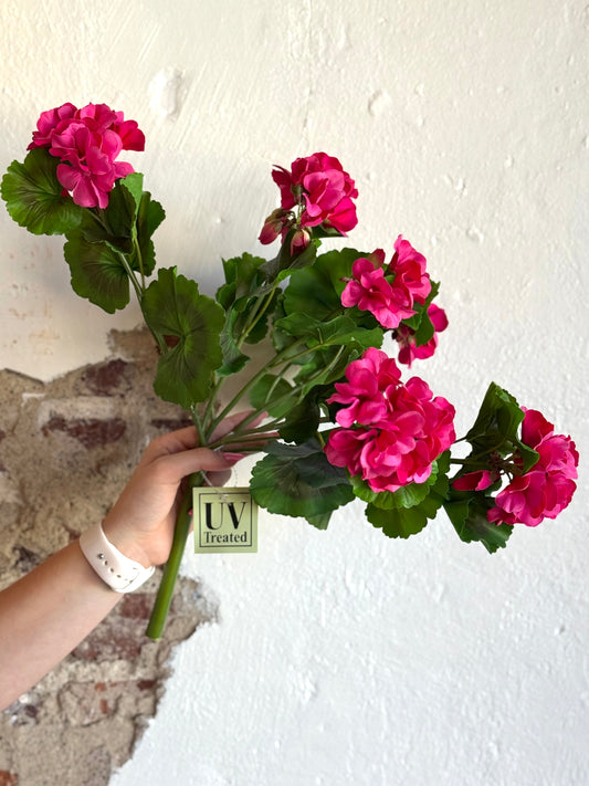 17" UV-RATED NATURAL TOUCH SUMMER GERANIUM BUSH (COLOR OPTIONS)