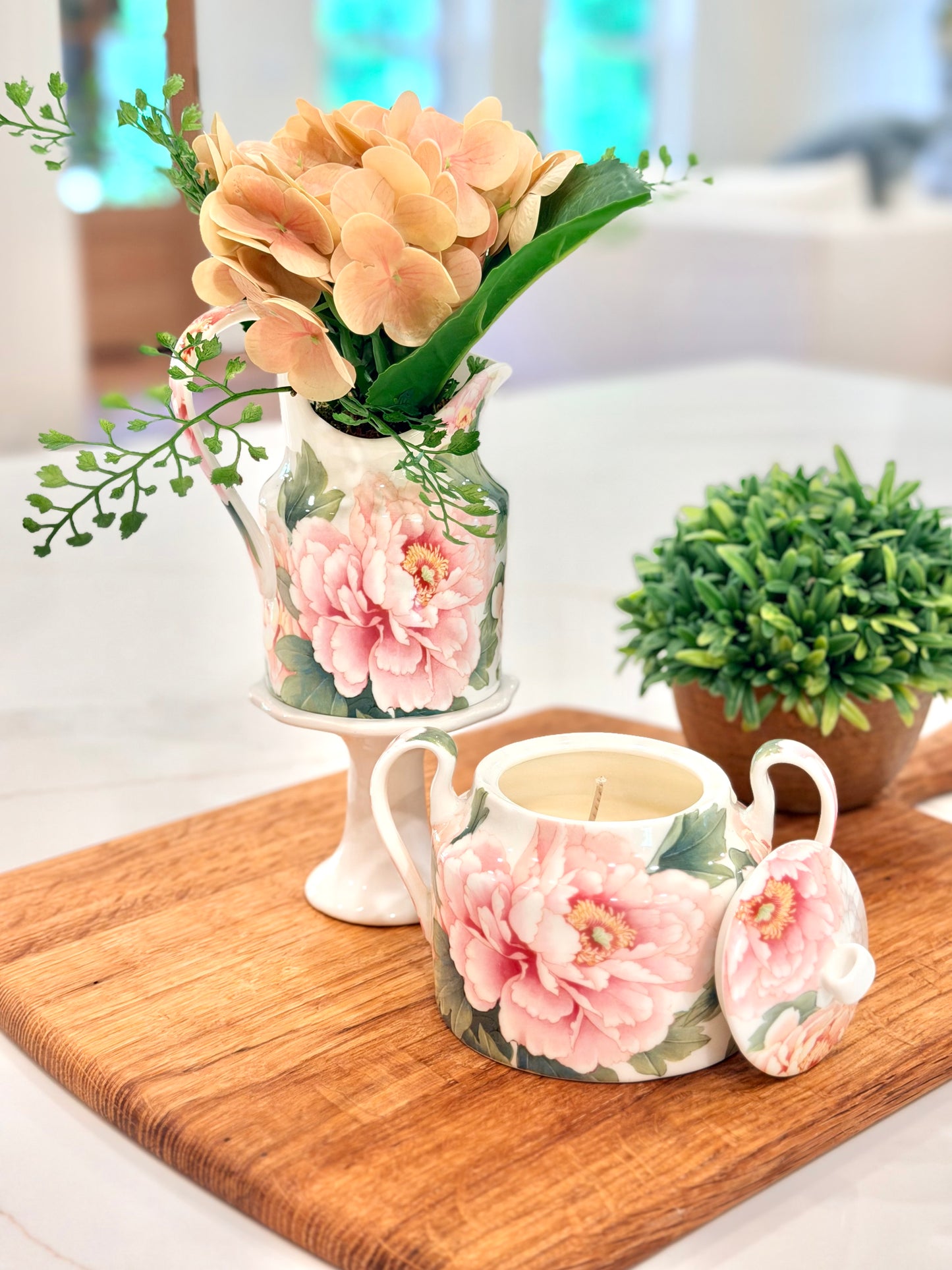 Pink Peonies Candle & Bud Vase Gift Set, Peach Blossoms Scent