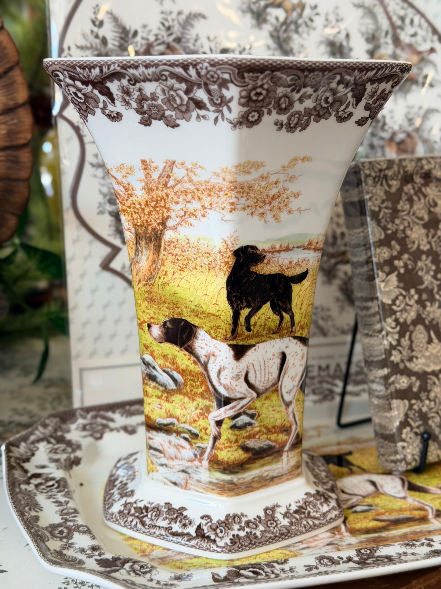 Spode Woodland Hexagonal Vase, Hunting Dogs
