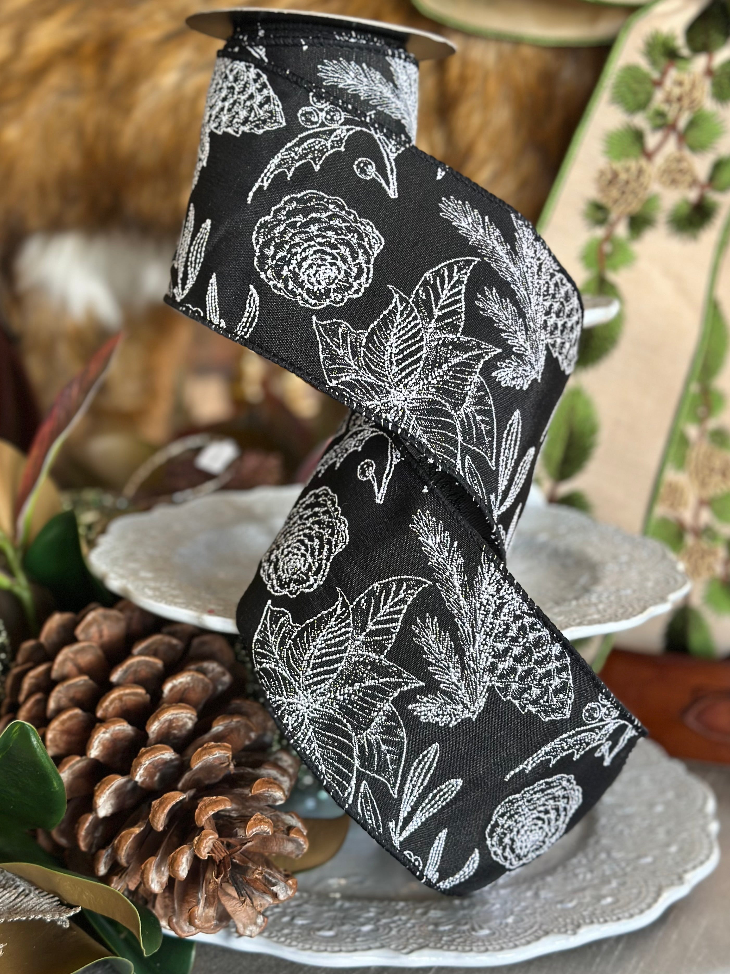 4"x10yrds jacquard holly manor, black-white
