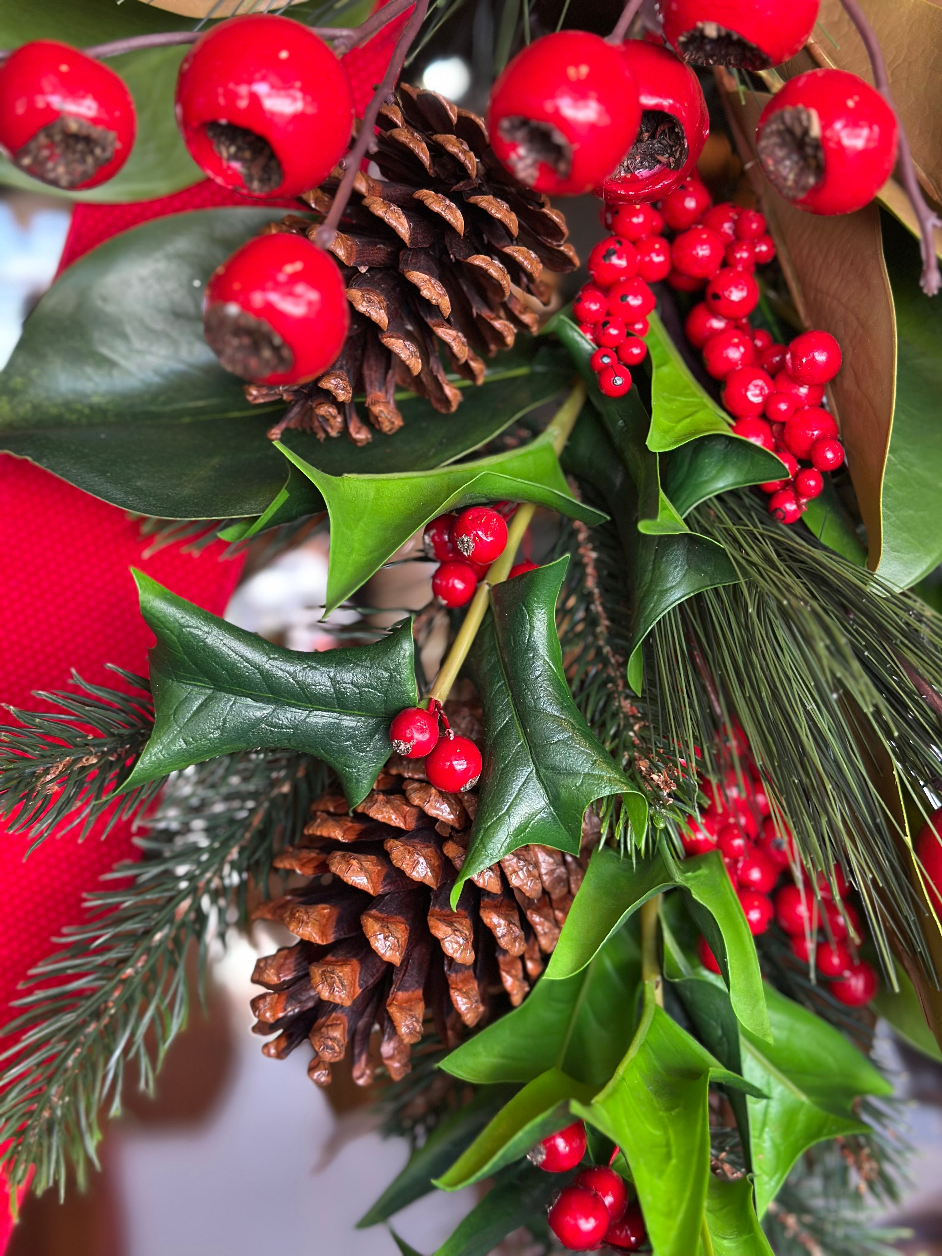 Red Berry and Holly Drop