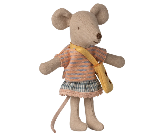 Maileg- Little sister mouse with bag