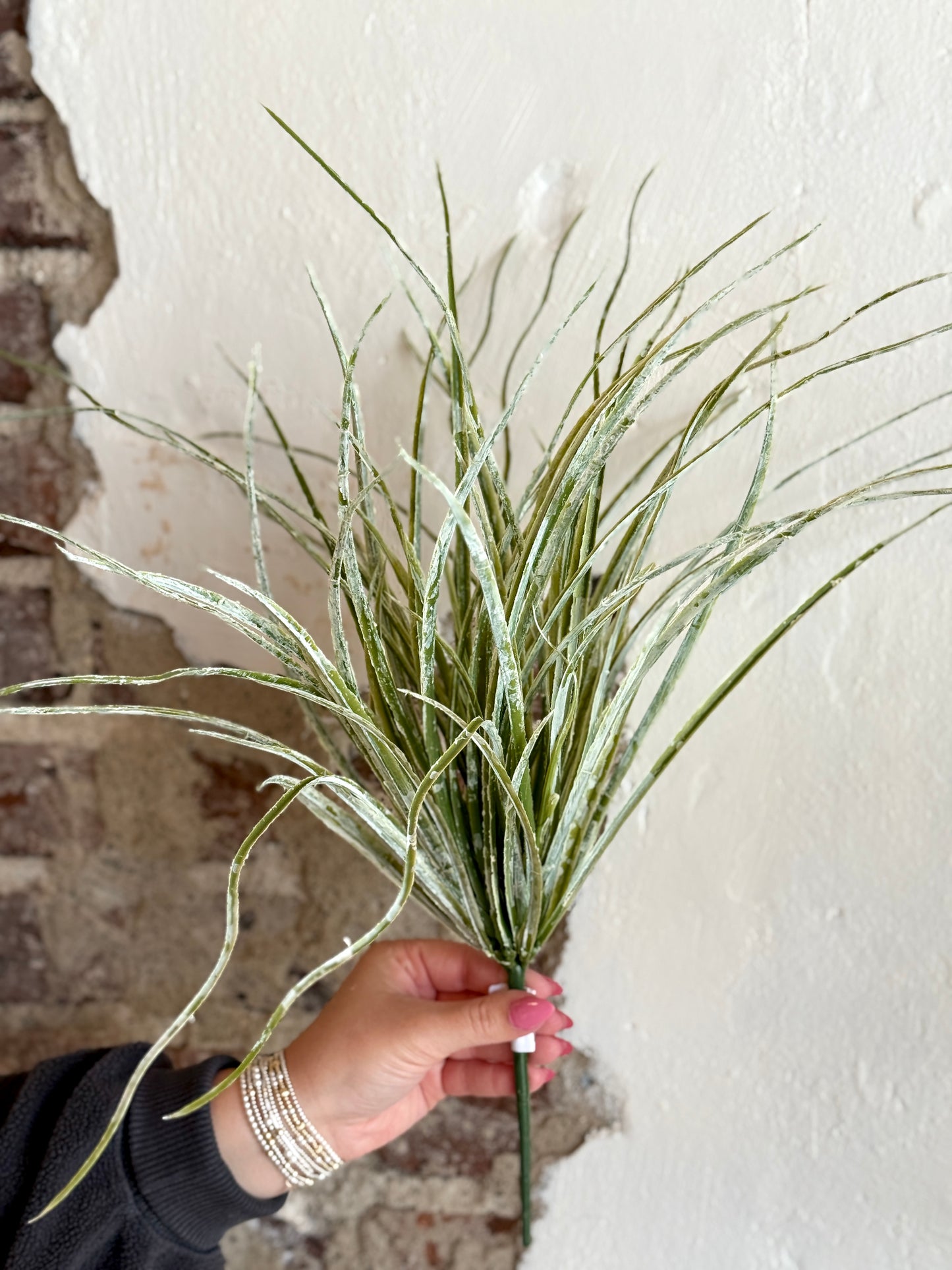 20" CURLY GRASS BUSH (COLOR OPTIONS)