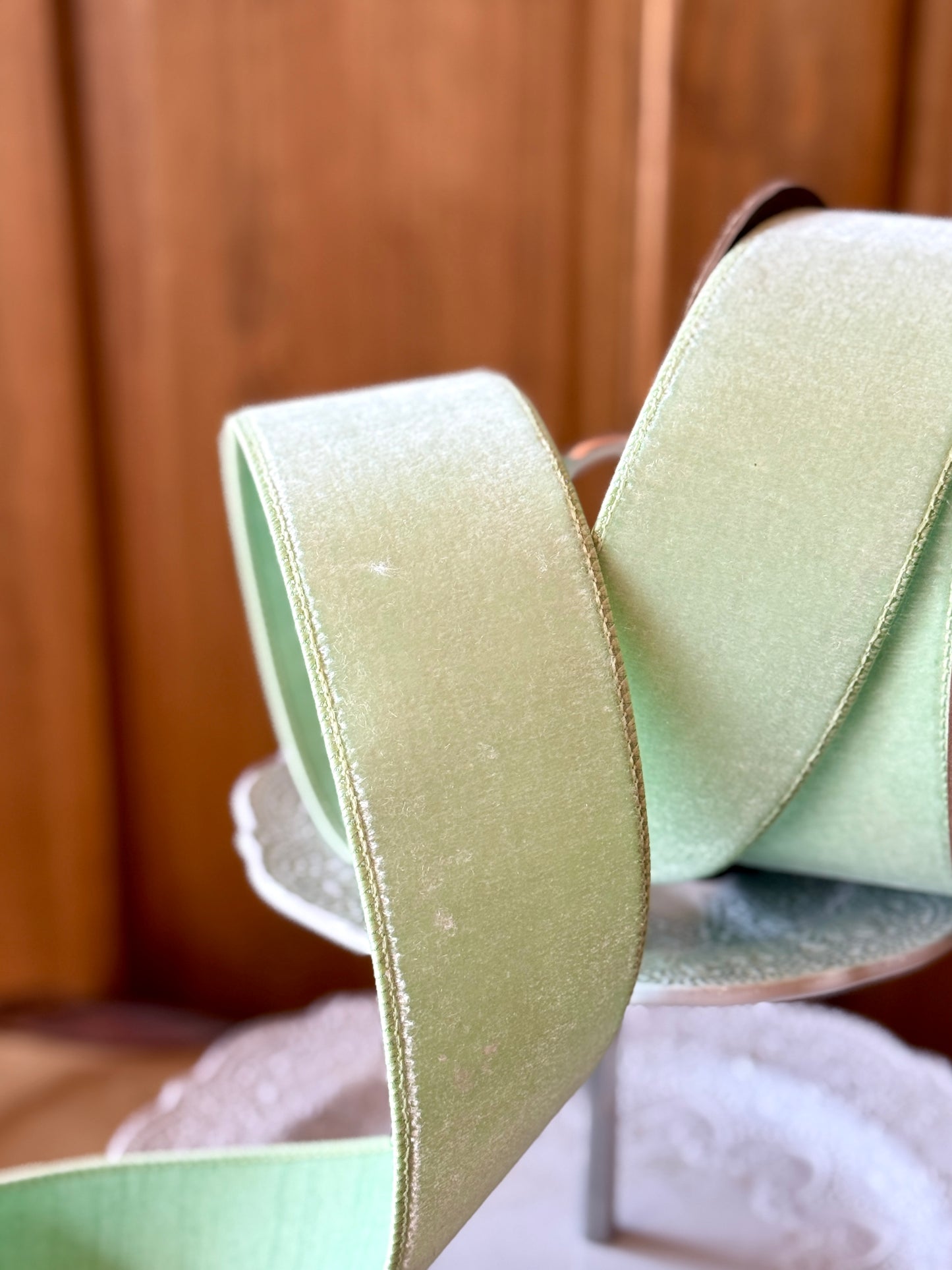2.5" velvet mint dupion backing, mint
