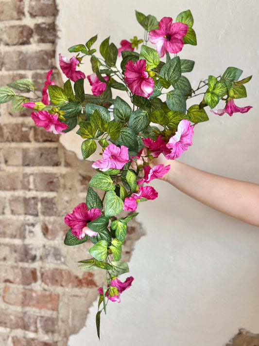 18" Petunia Bush/Vine - Magenta