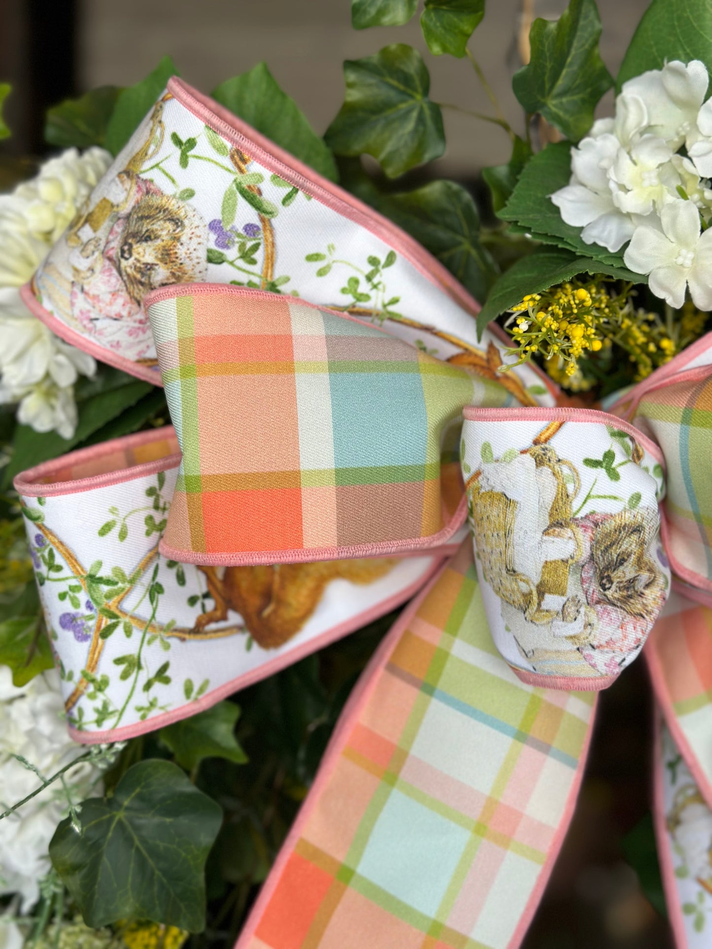 Mrs. Tiggy-Winkle & Squirrel Nutkin Bow